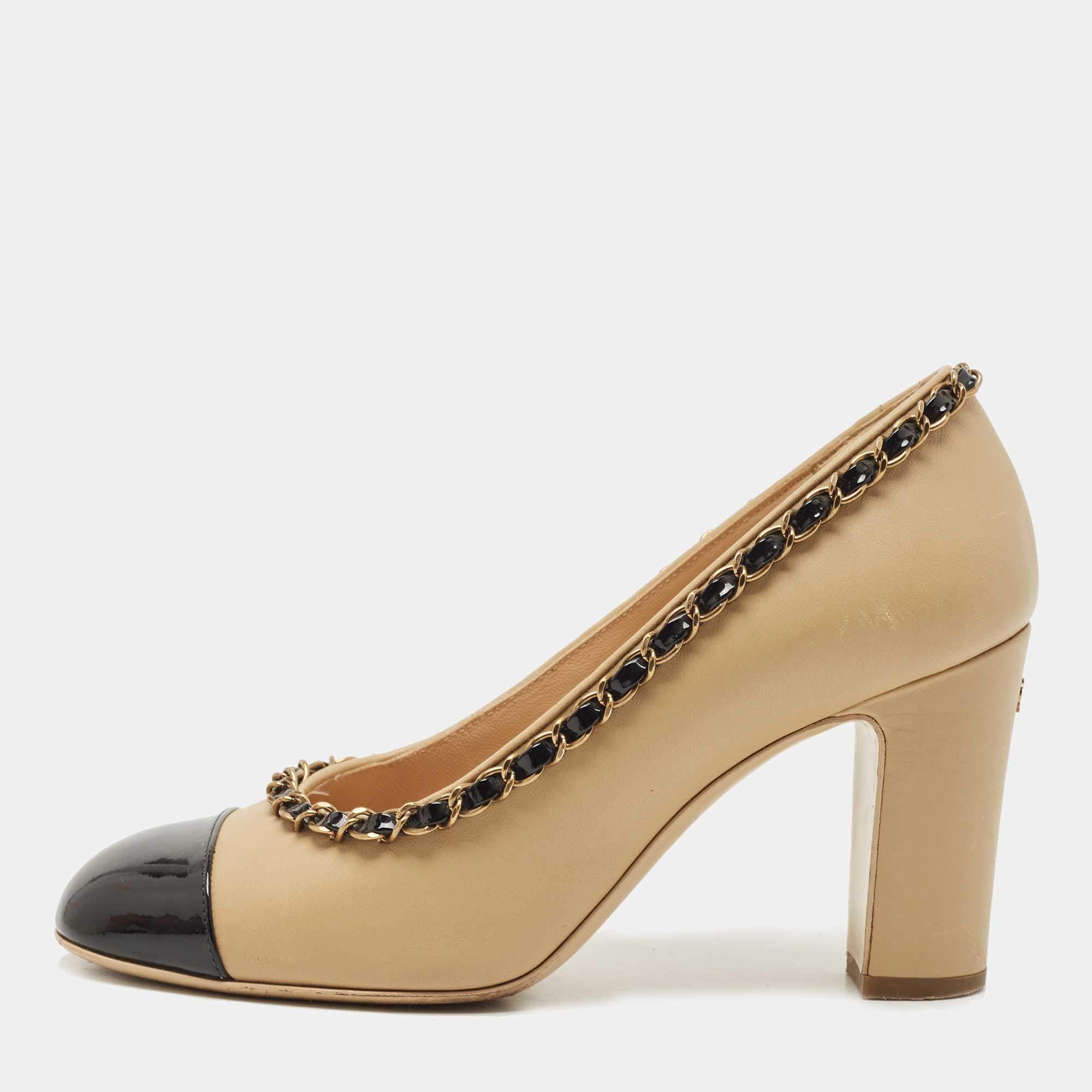 Pre Owned Chanel Beige/Black Leather and Patent Cap Toe Chain Trim CC Pumps Size 36.5