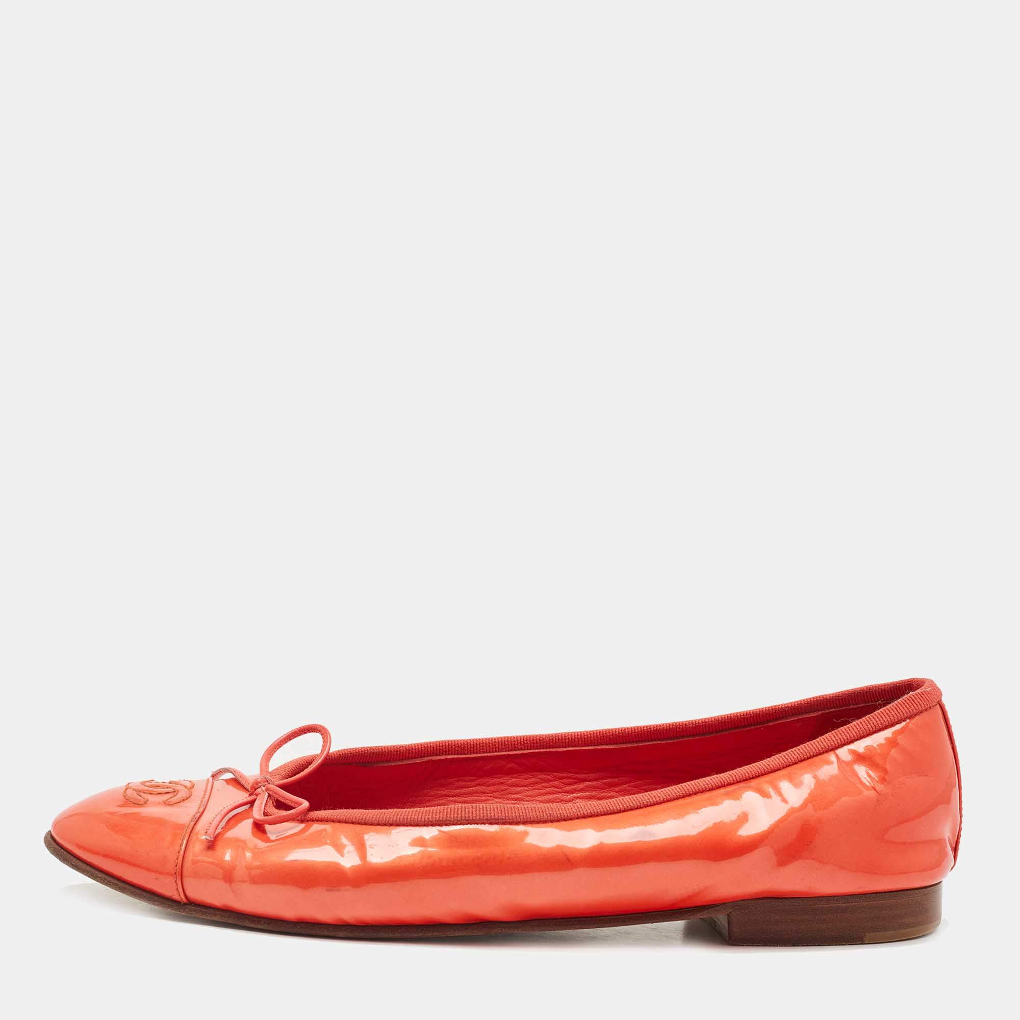 Pre Owned Chanel Red Patent CC Ballet Flats Size 41