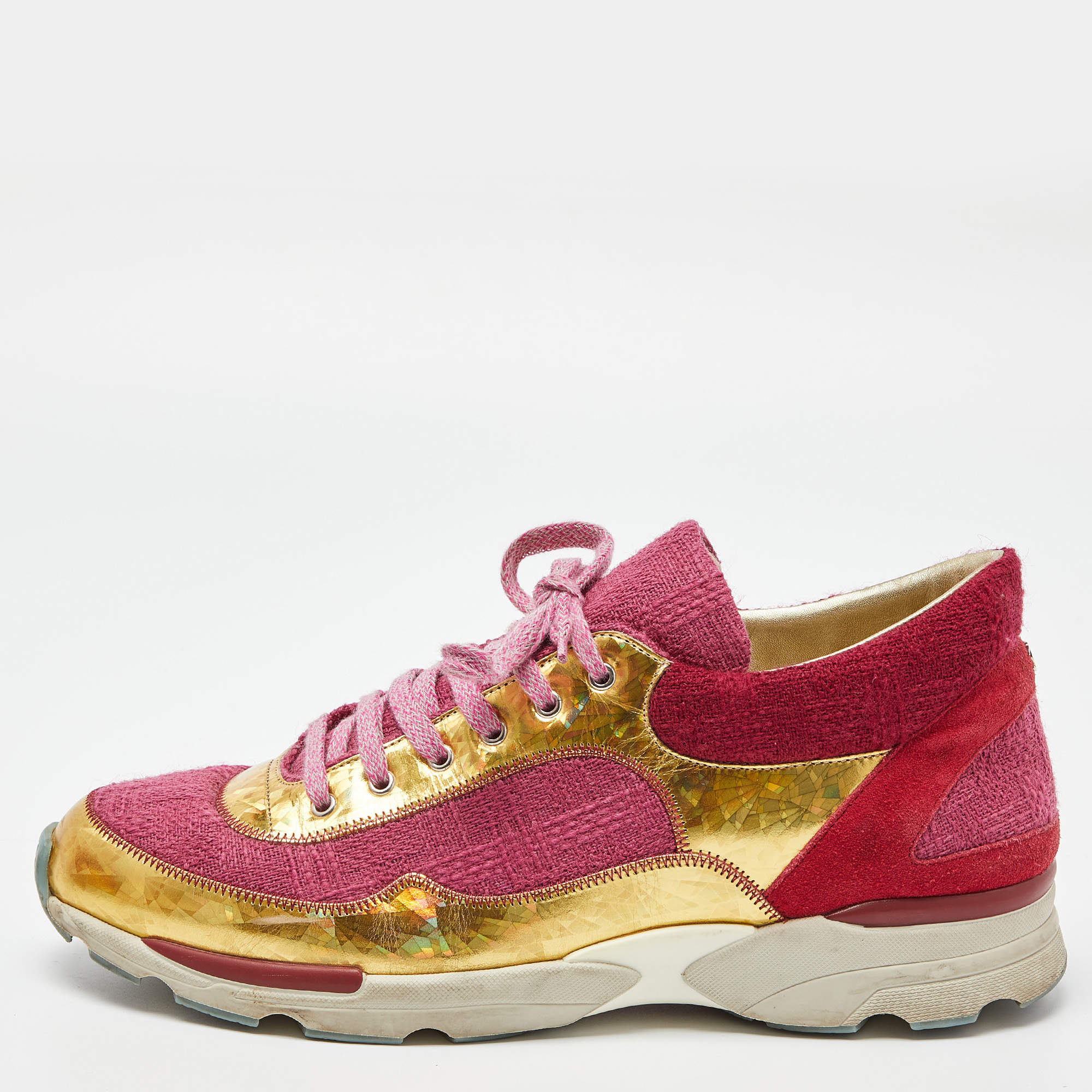 Pre Owned Chanel Pink/Gold Tweed Fabric and Leather CC Lace Up Sneakers Size 41