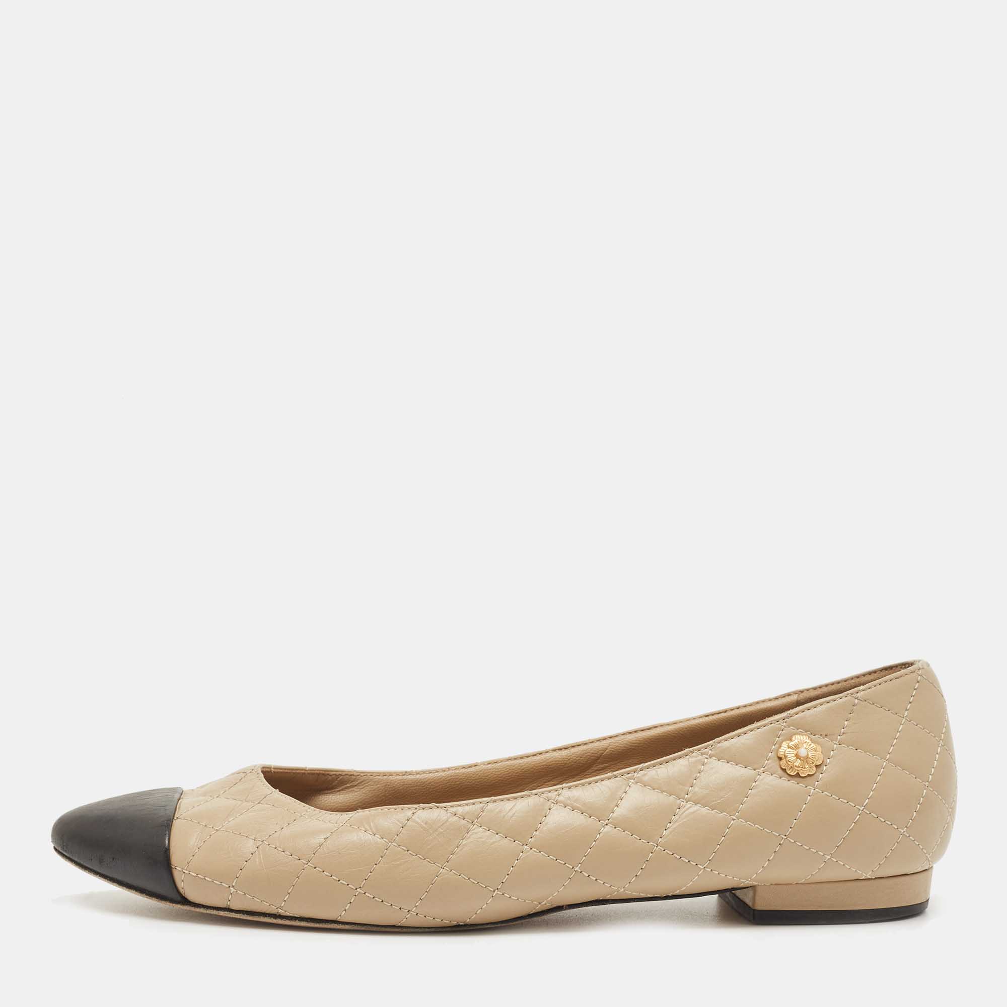 Chanel Beige/Black Quilted Leather Ballet Flats Size 38