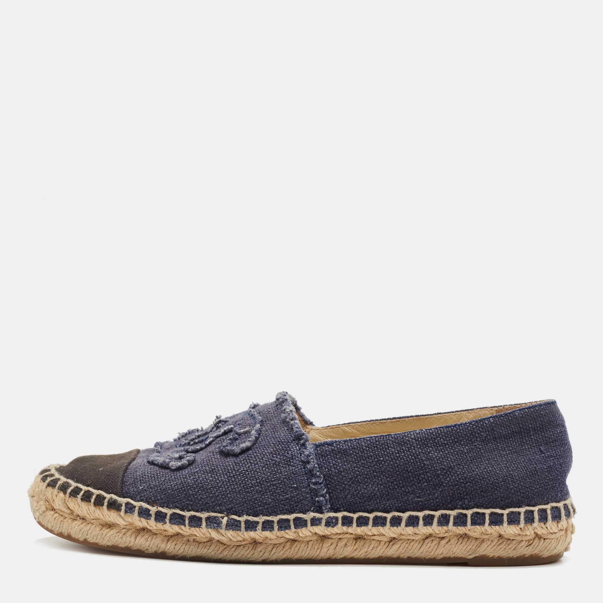 Pre Owned Chanel Navy Blue/Black Canvas CC Espadrille Flats Size 38