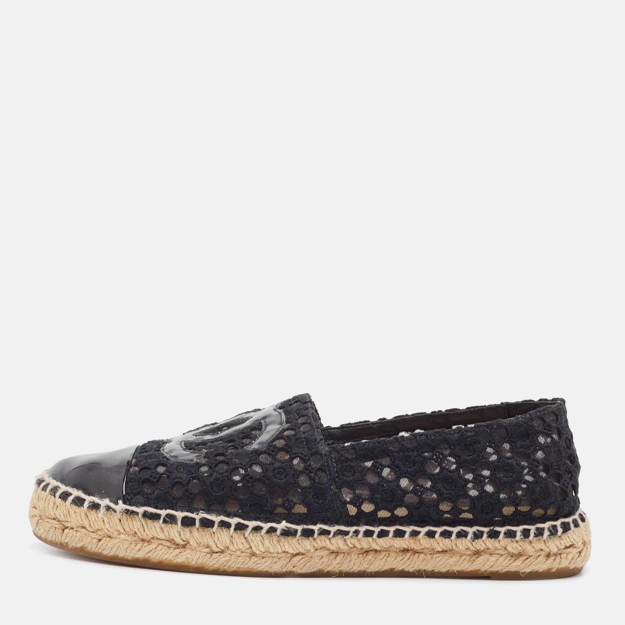 Chanel Black Lace and Patent Leather CC Espadrille Flats Size 37