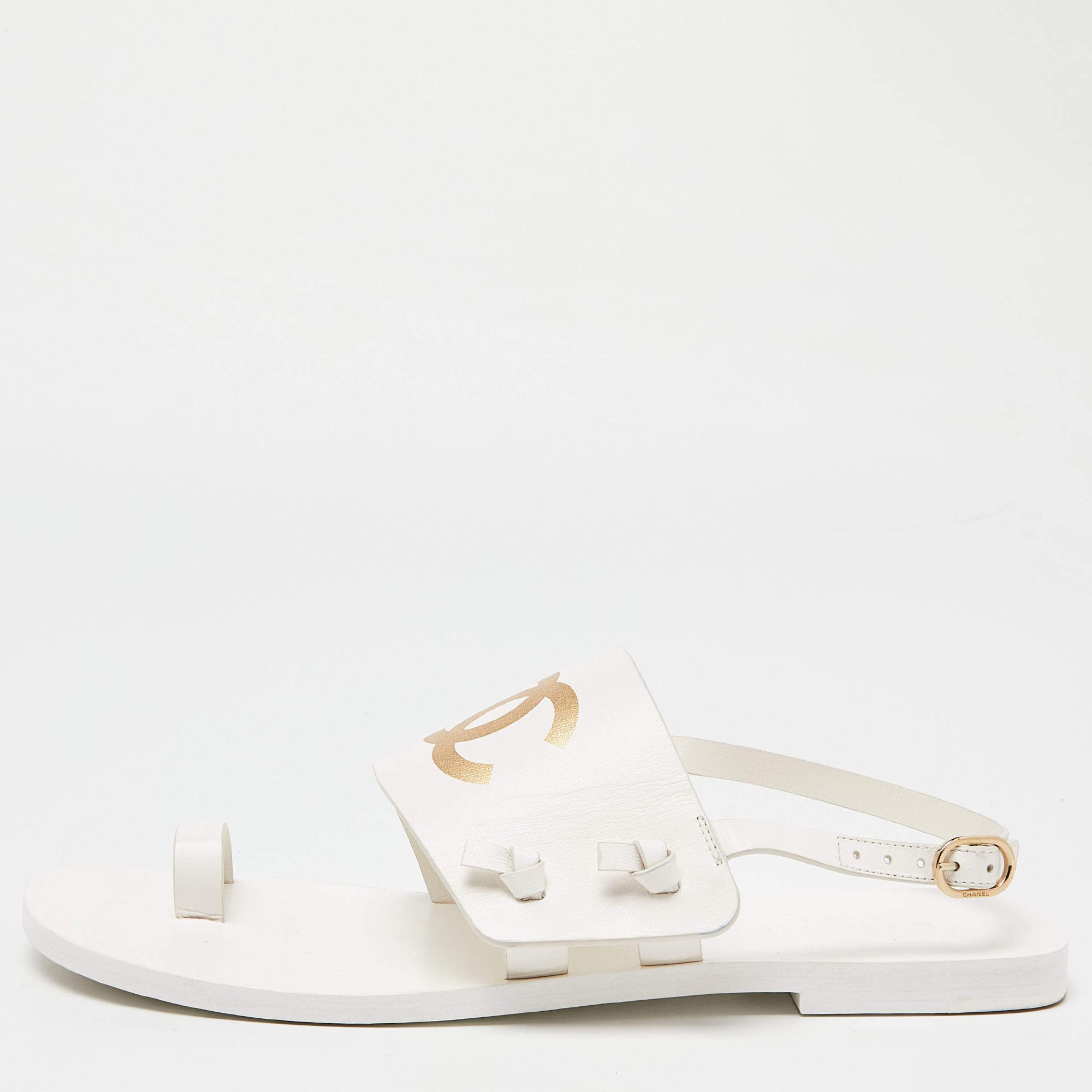 Pre Owned Chanel White Leather CC Toe Ring Slingback Sandals Size 38.5