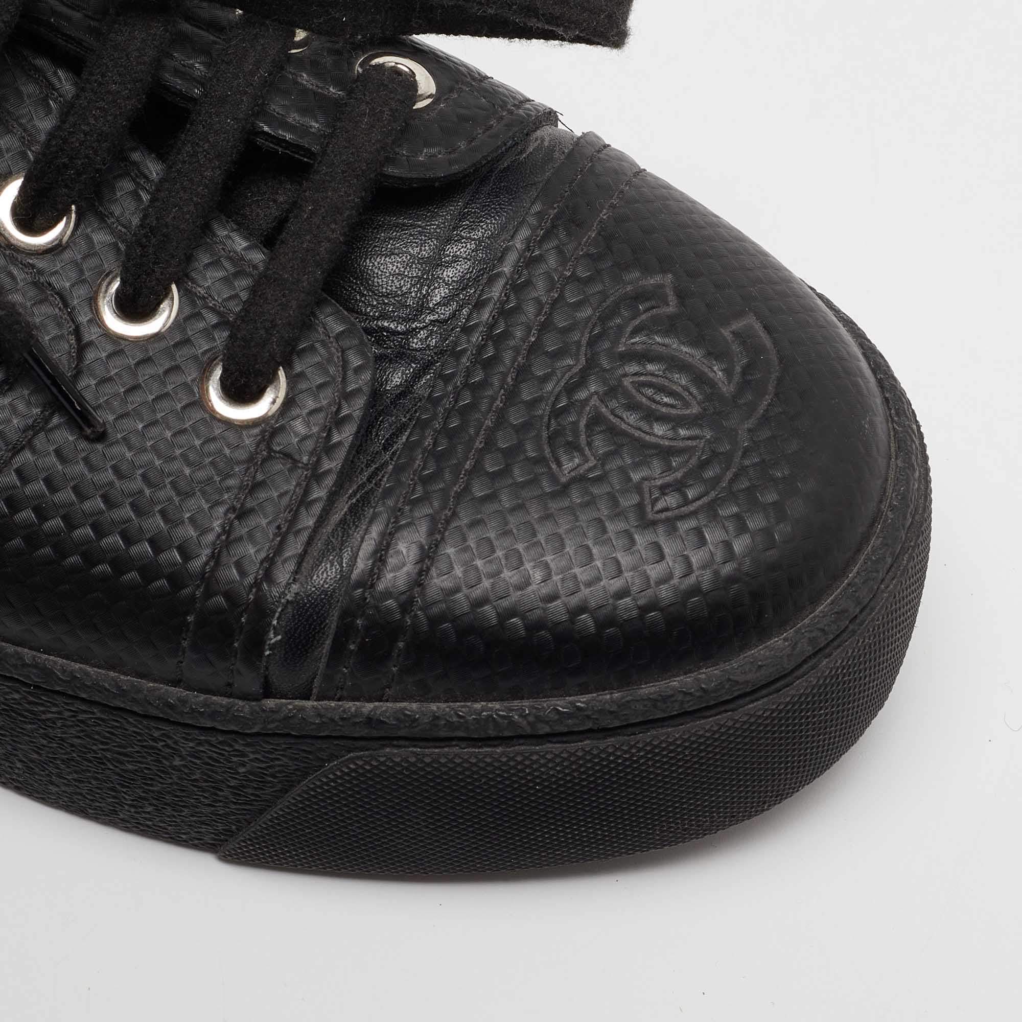 Pre Owned Chanel Black Leather And Mesh Platform Low Top Sneakers Size 37.5