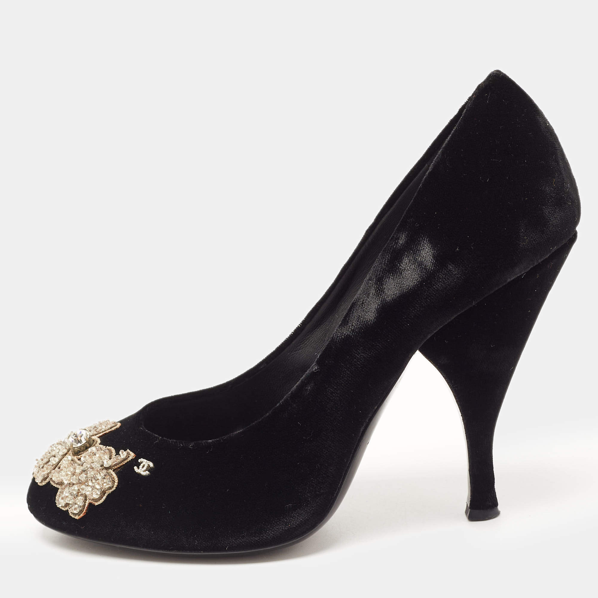Pre Owned Chanel Black Velvet Embellished CC Pumps Size 37