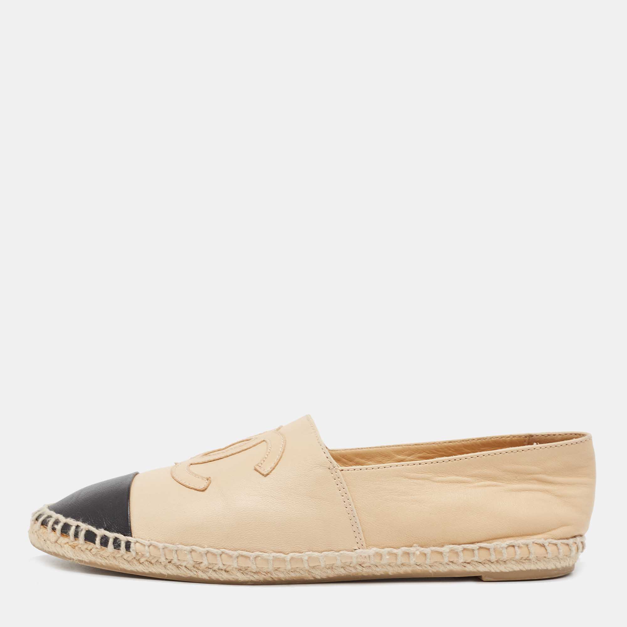 Pre Owned Chanel Beige/Black Leather CC Cap Toe Espadrille Flats Size 37