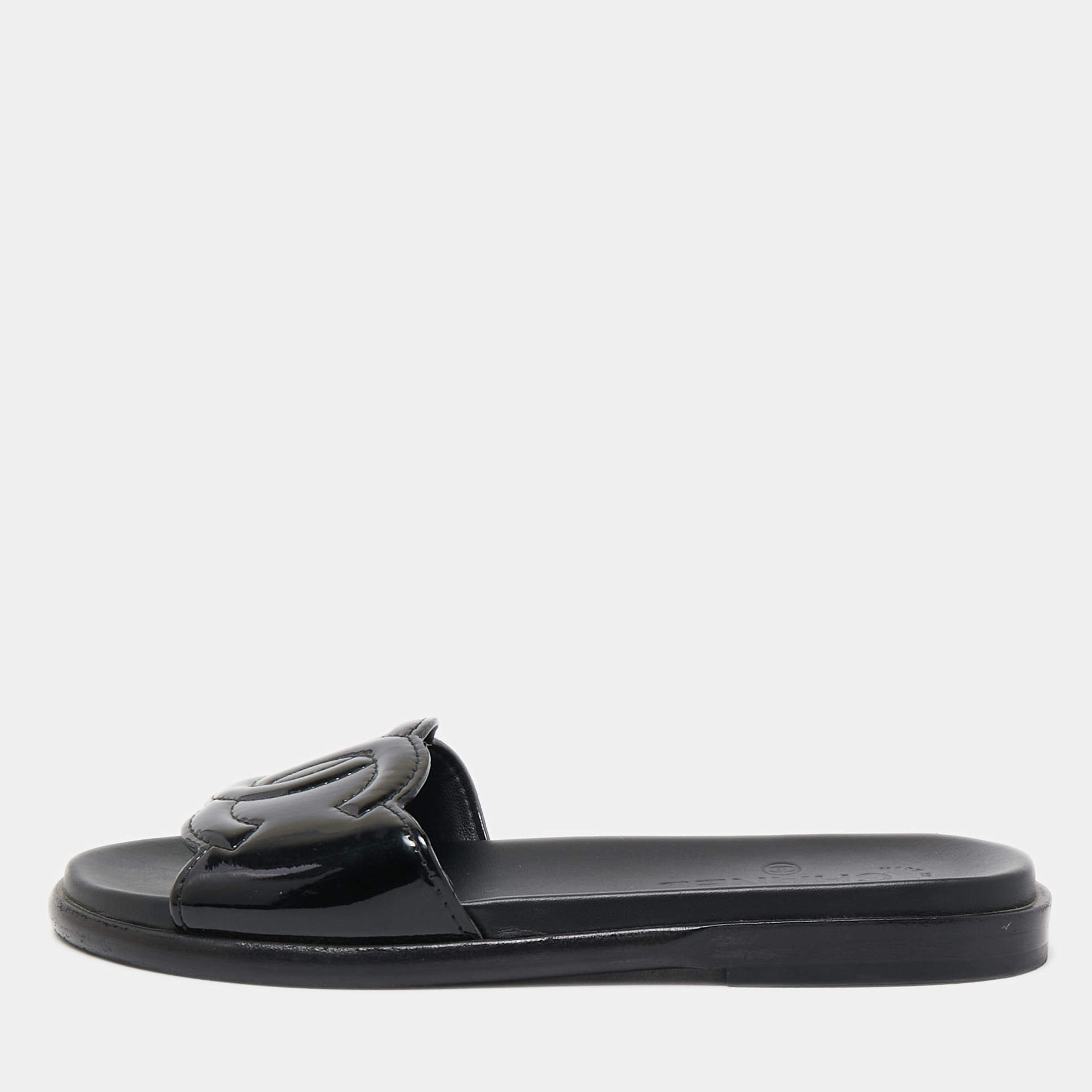 Pre Owned Chanel Black Patent Leather CC Flat Slides Size 37