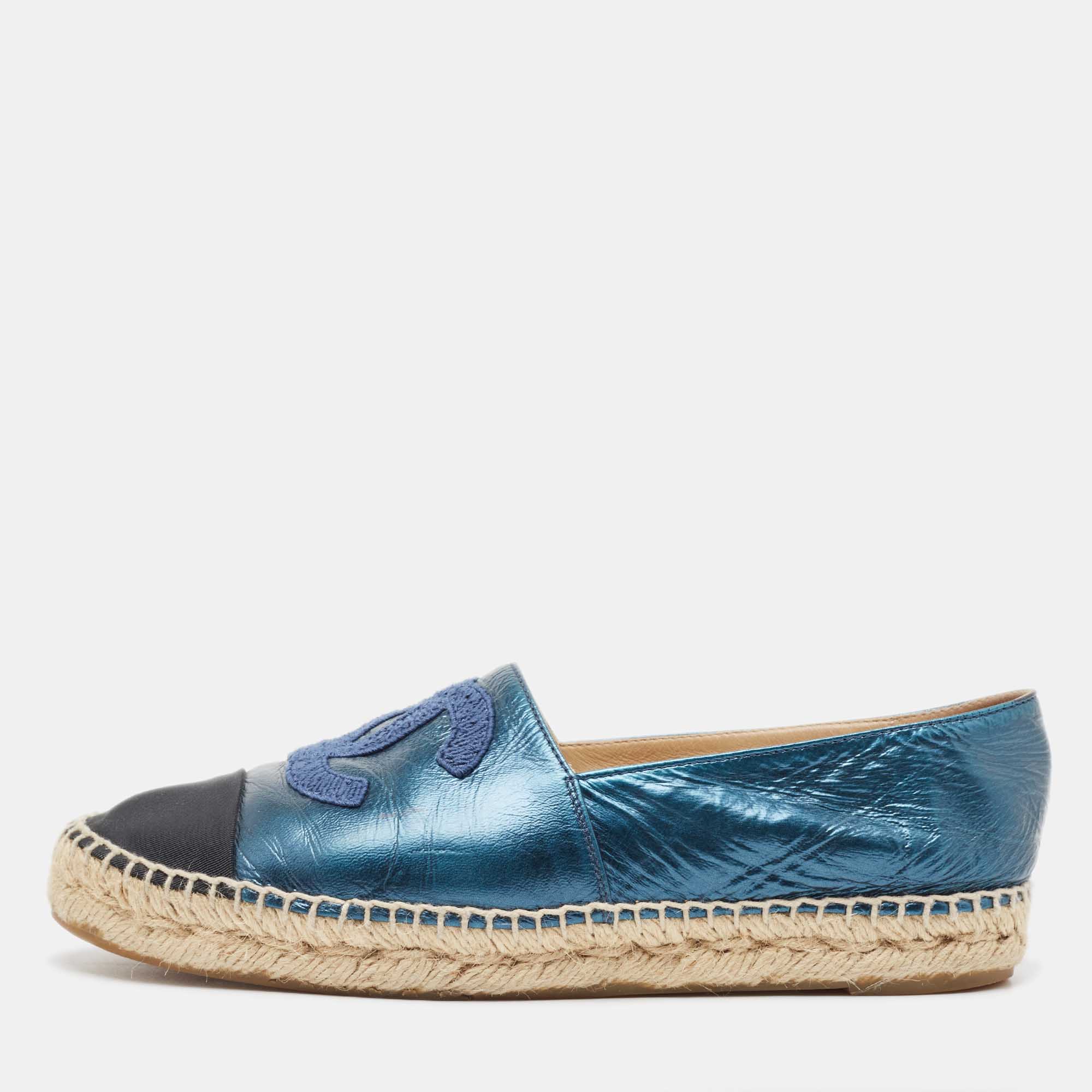 Pre Owned Chanel Blue/Black Leather and Canvas CC Cap Toe Espadrille Flats Size 38