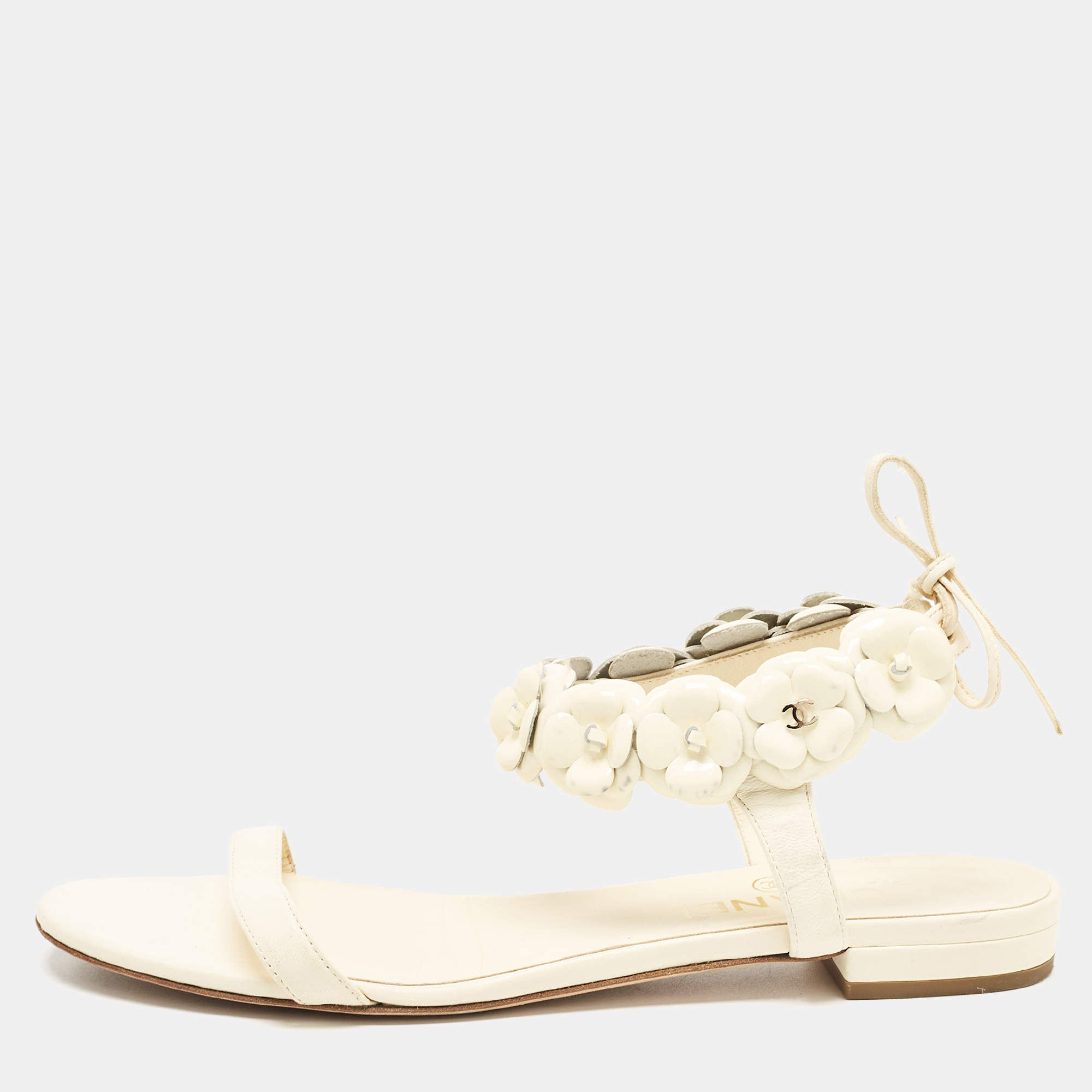 Chanel Cream Leather Camellia Flat Slides Size 38.5