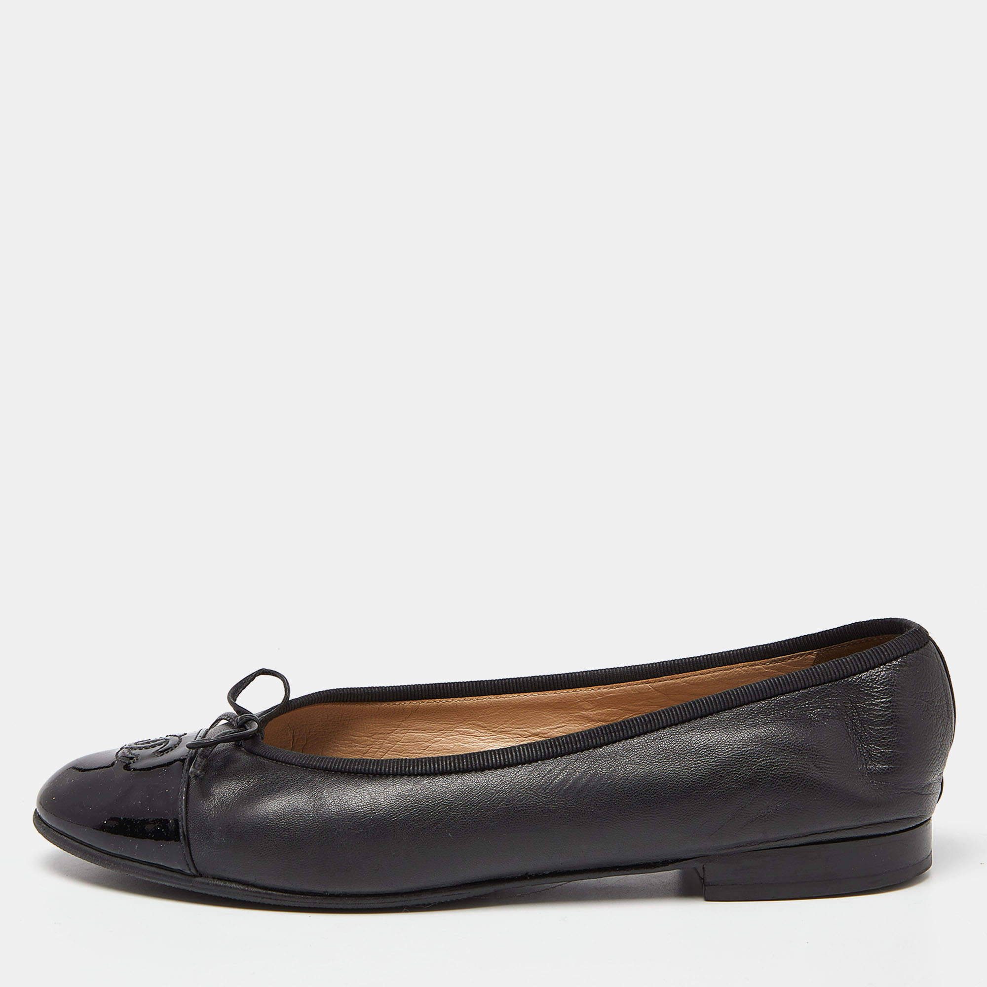 Chanel Black Leather and Patent CC Cap Toe Bow Ballet Flats Size 40.5