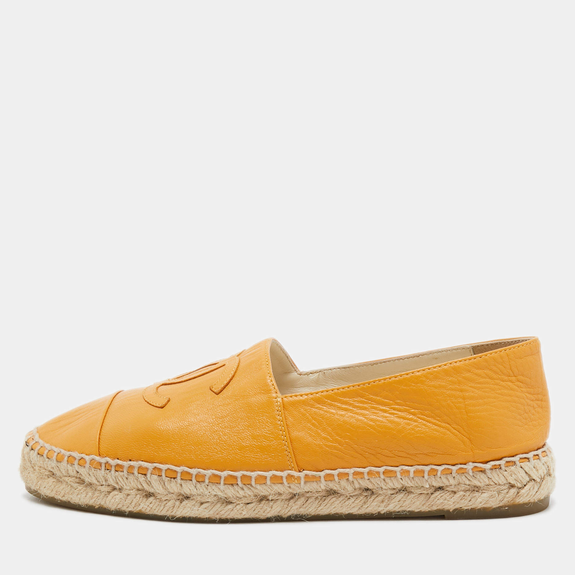 Pre Owned Chanel Yellow Leather CC Espadrille Flats Size 37