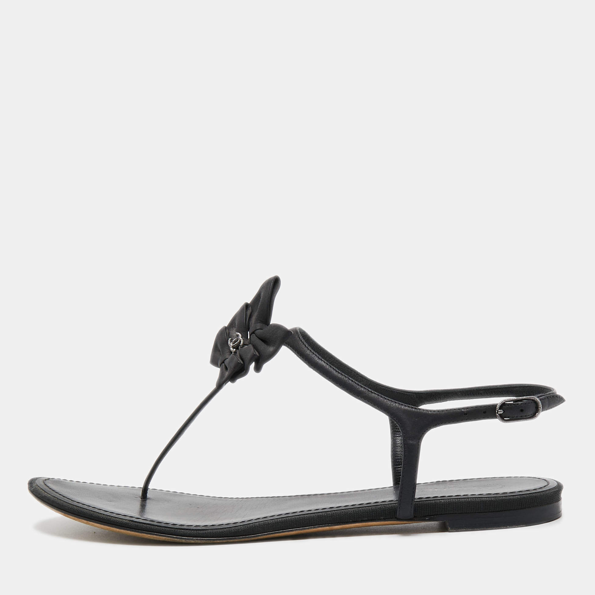 Chanel Black Leather interlocking CC Logo T Strap Sandals Size 40.5