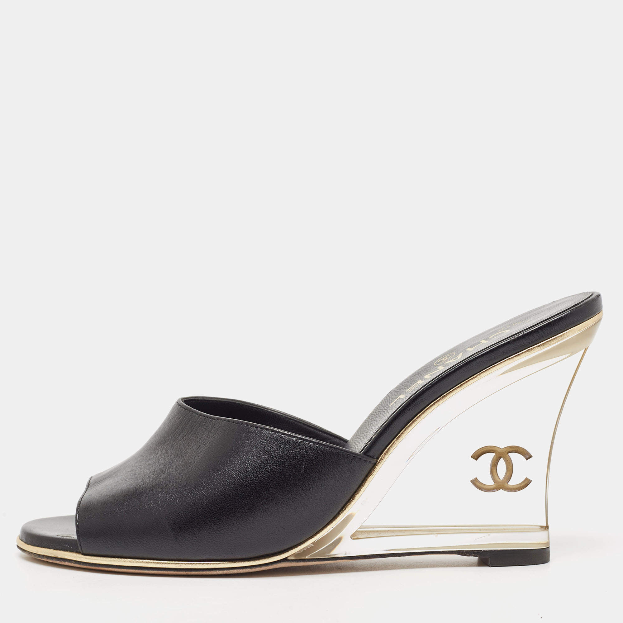 مملوكة مسبقًا Chanel Black Leather CC Wedge Slide Sandals Size 40.5