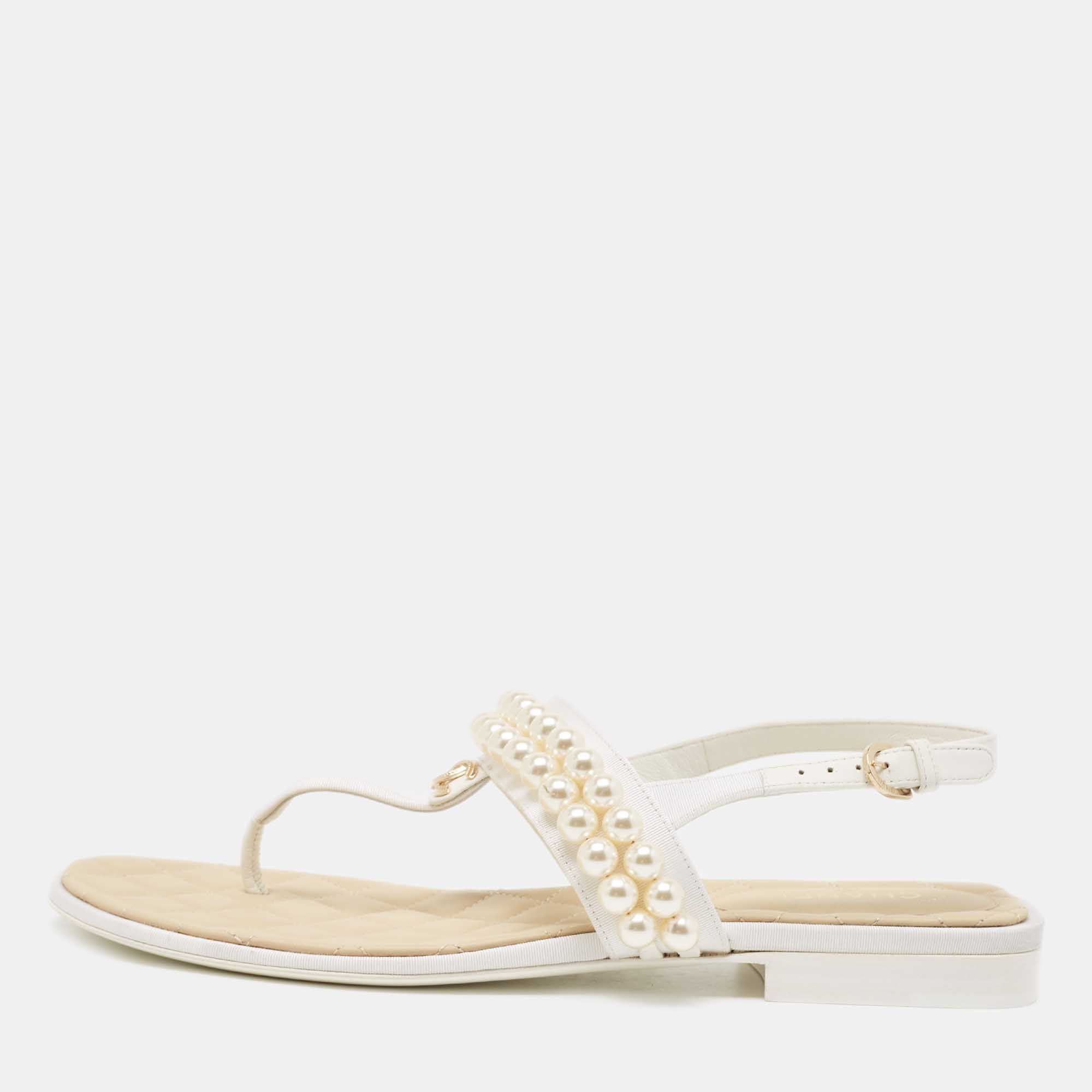 Chanel White Canvas Interlocking CC Thong Sandals Size 39 