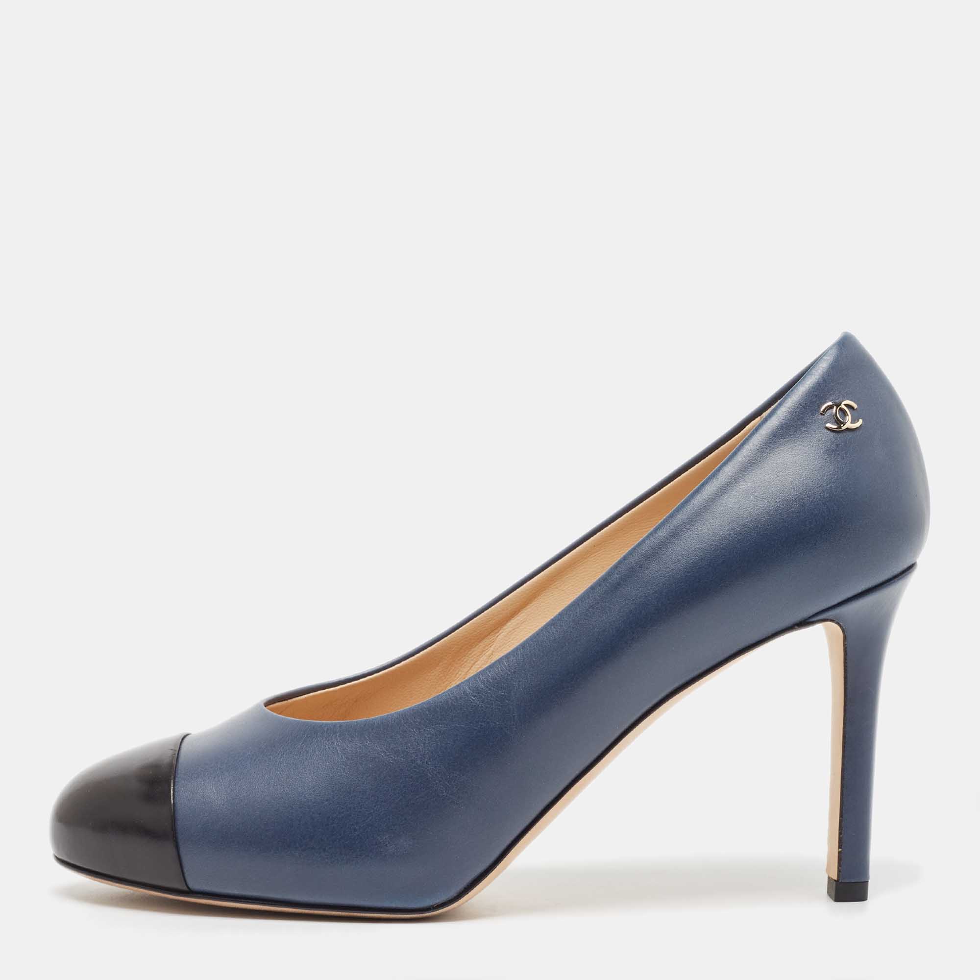 Pre Owned Chanel Navy Blue Leather Cap Toe Pumps Size 37.5