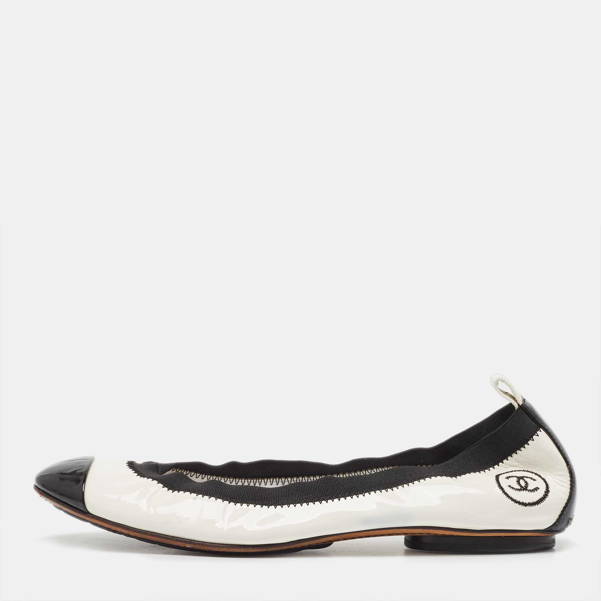 Chanel White/Black Patent Scrunch Ballet Flats Size 39.5