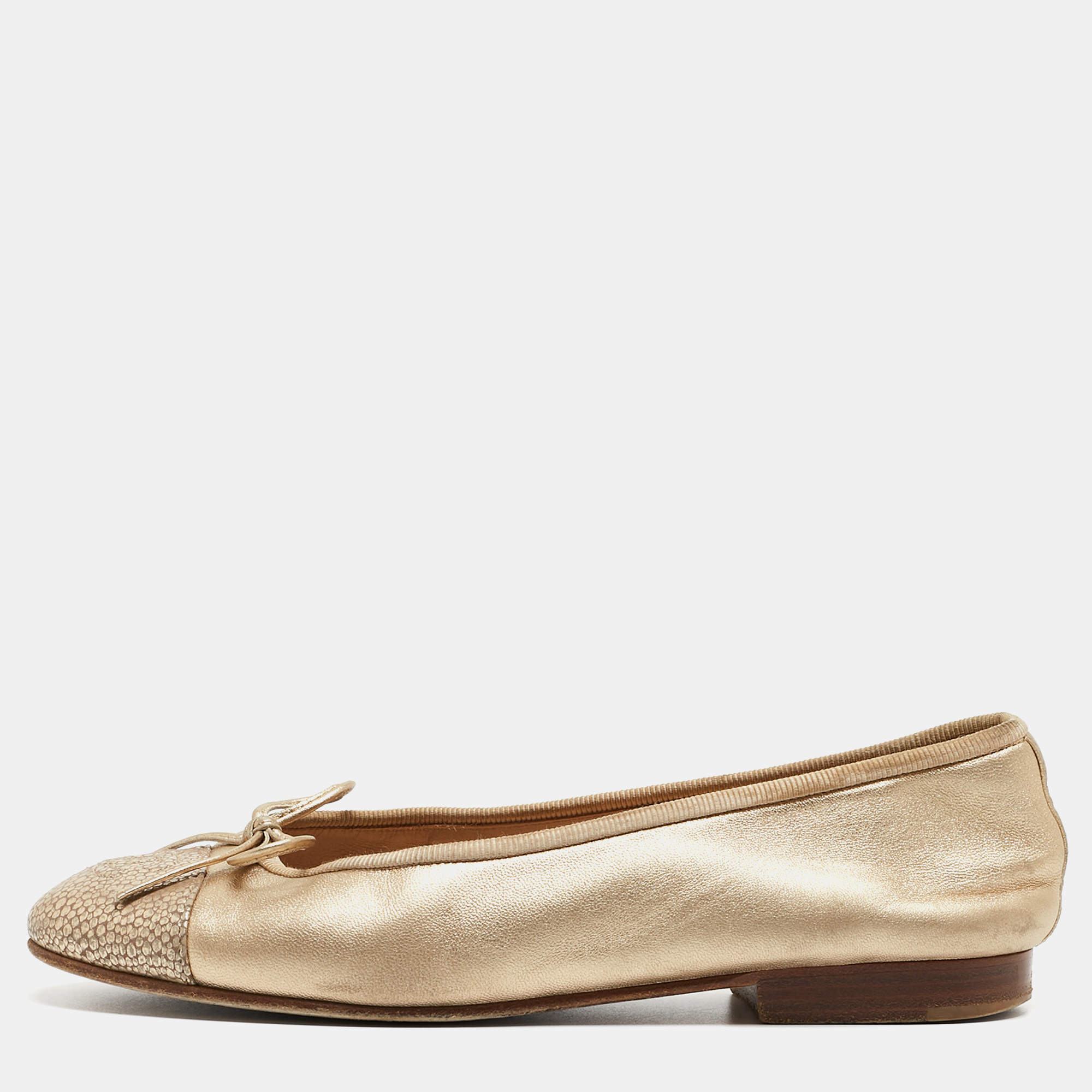 Pre Owned Chanel Gold Leather CC Cap Toe Bow Ballet Flats Size 34.5
