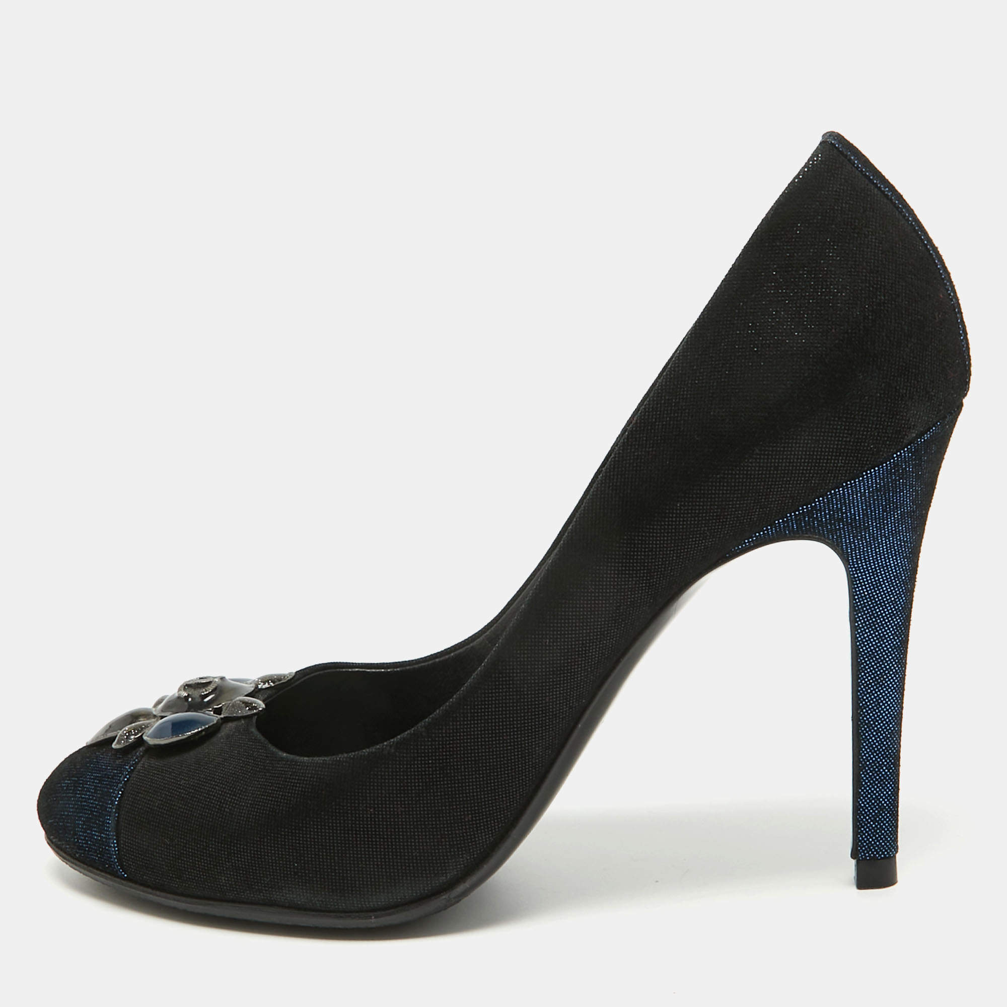 Pre Owned Chanel Navy Blue Suede Embellished CC Cap Toe Pumps Size 40