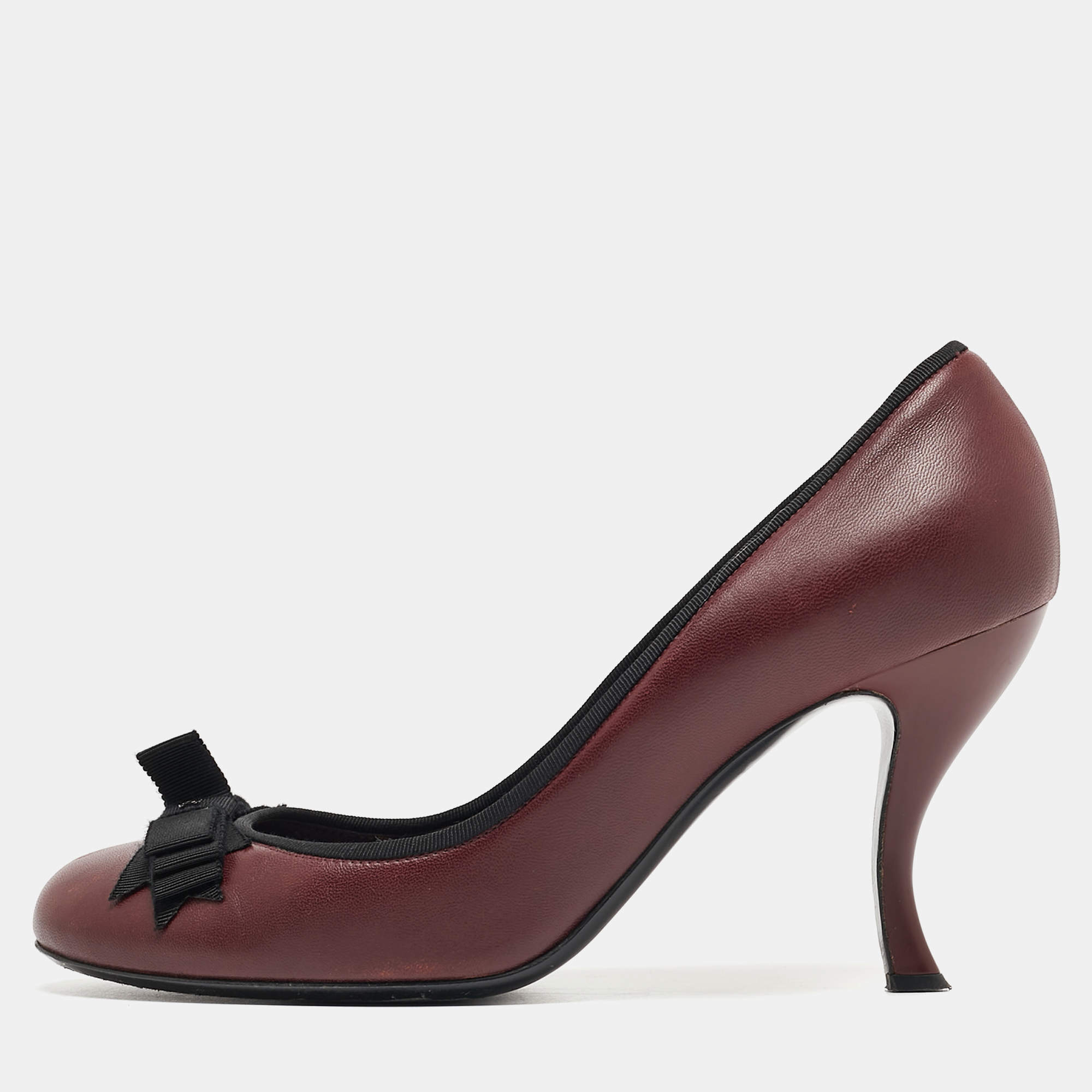 Pre Owned Chanel Brown/Black Leather and Fabric CC Bow Pumps Size 39