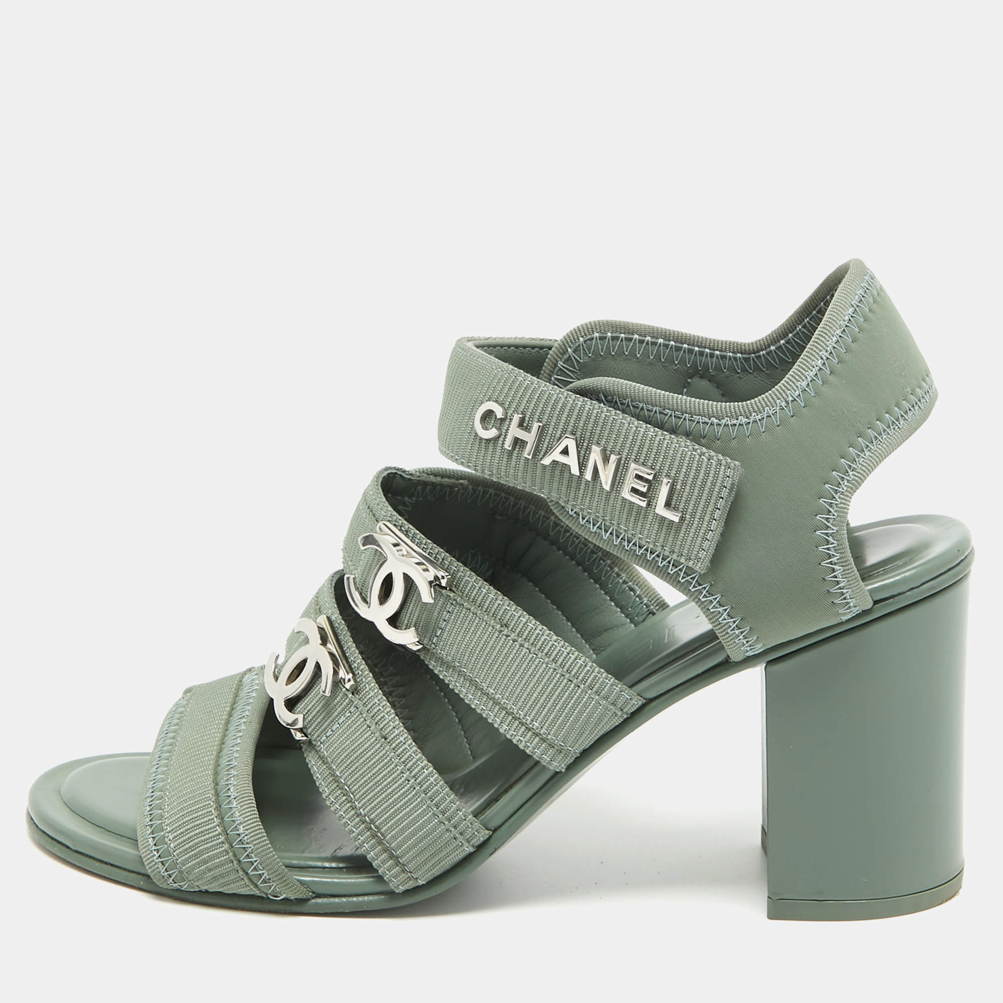 مملوكة مسبقًا Chanel Green Fabric CC Strappy Block Heel Sandals Size 37.5