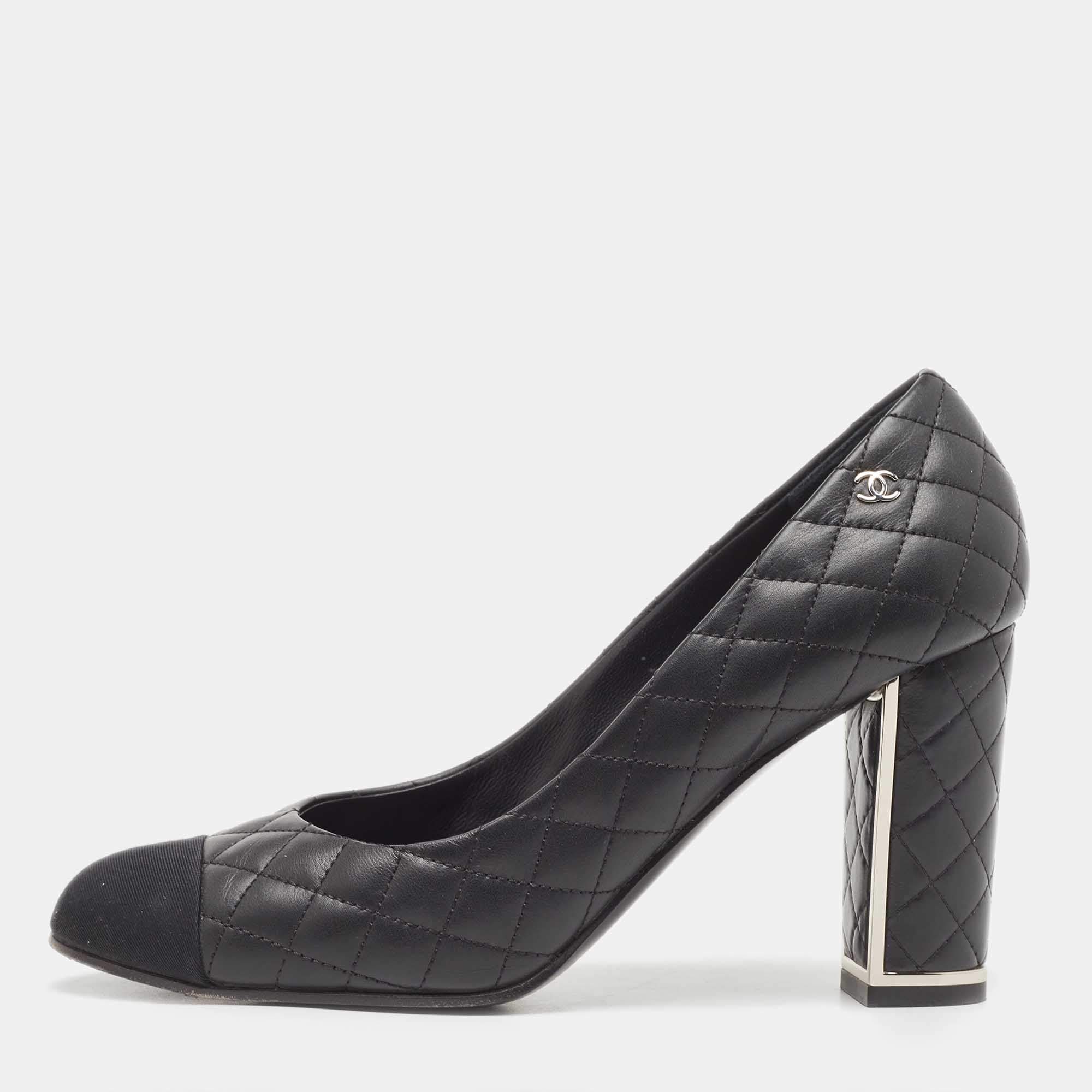 Pre Owned Chanel Black Quilted Leather and Grosgrain CC Cap Toe Pumps Size 39.5