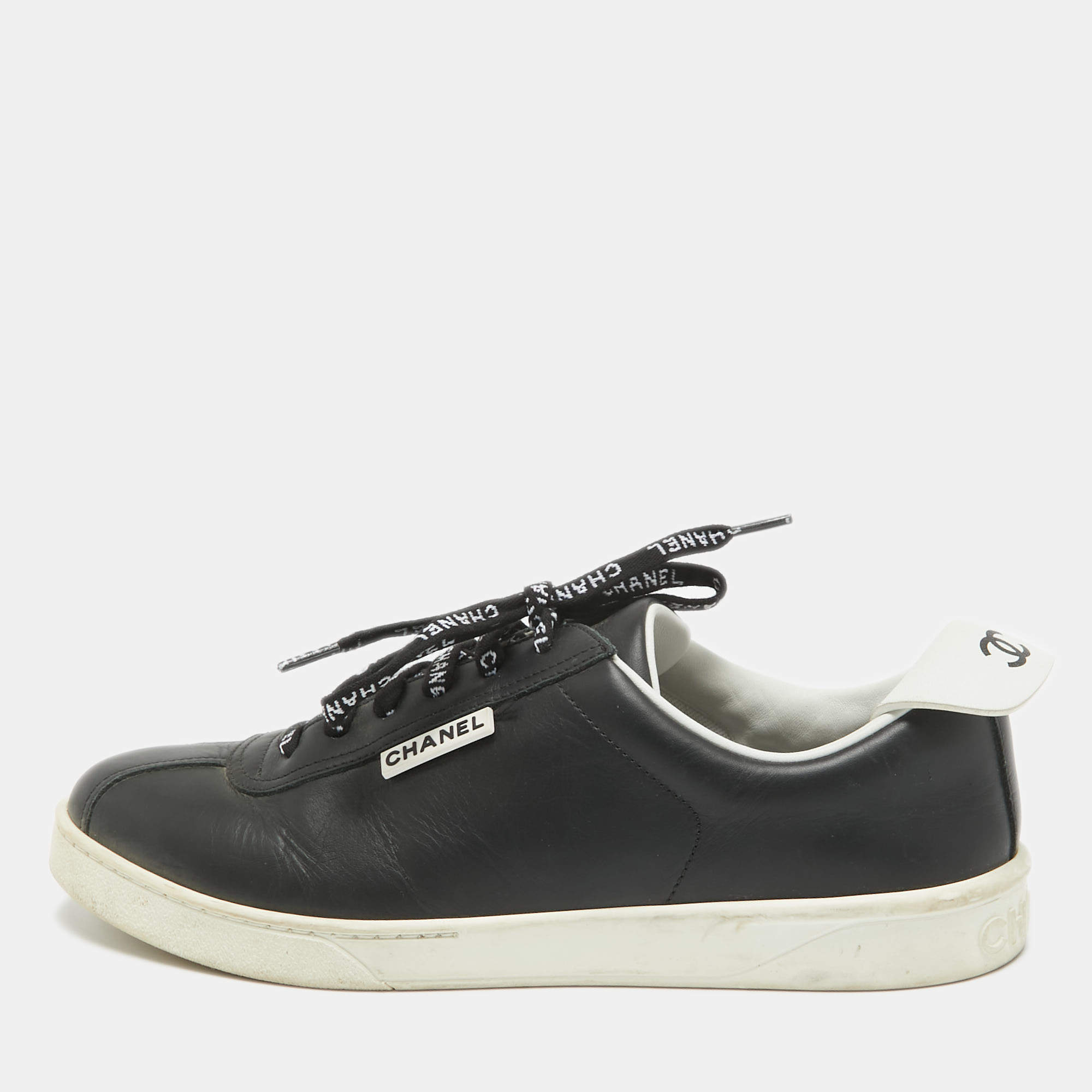 【CHANEL】leather logo lace-up low-top sneakers【ランク:A】 Chanel Black Leather Logo Lace Up CC Low Top Sneakers Size