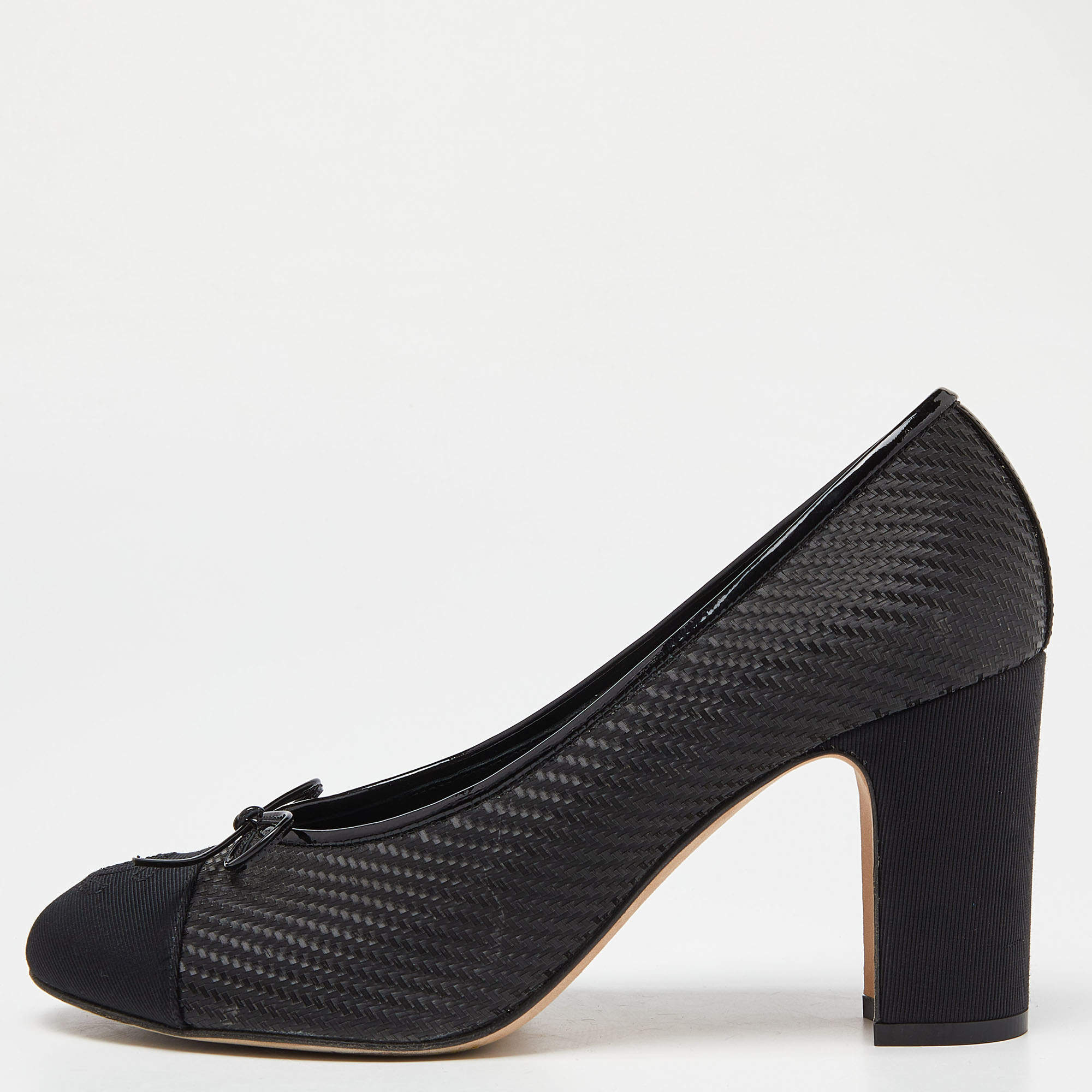 Pre Owned Chanel Black Woven Raffia and Canvas Bow CC Cap Toe Block Heel Pumps Size 39