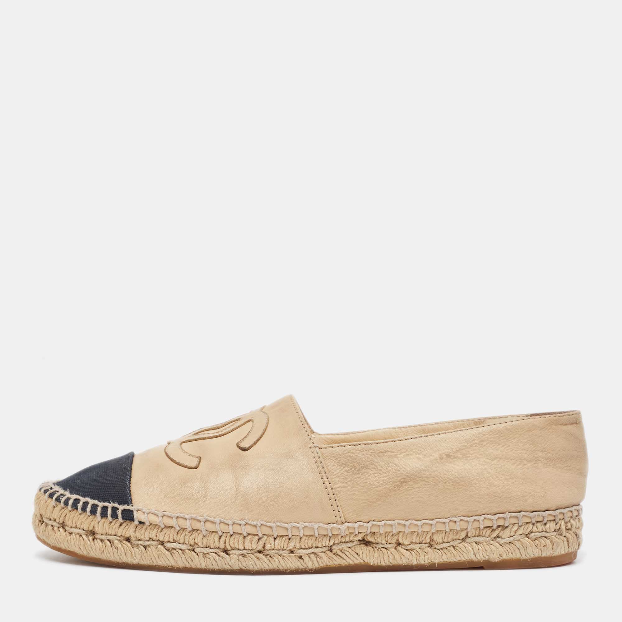 Pre Owned Chanel Beige/Black Canvas and Leather CC Espadrille Flats Size 41