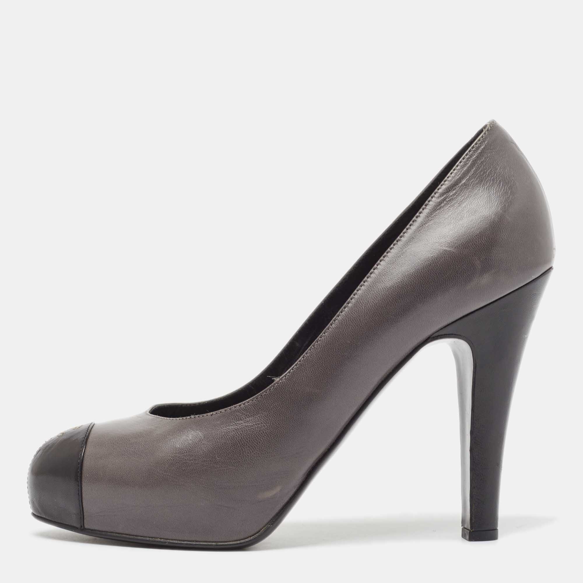 Pre Owned Chanel Grey/Black Leather Cap Toe Pumps Size 37.5