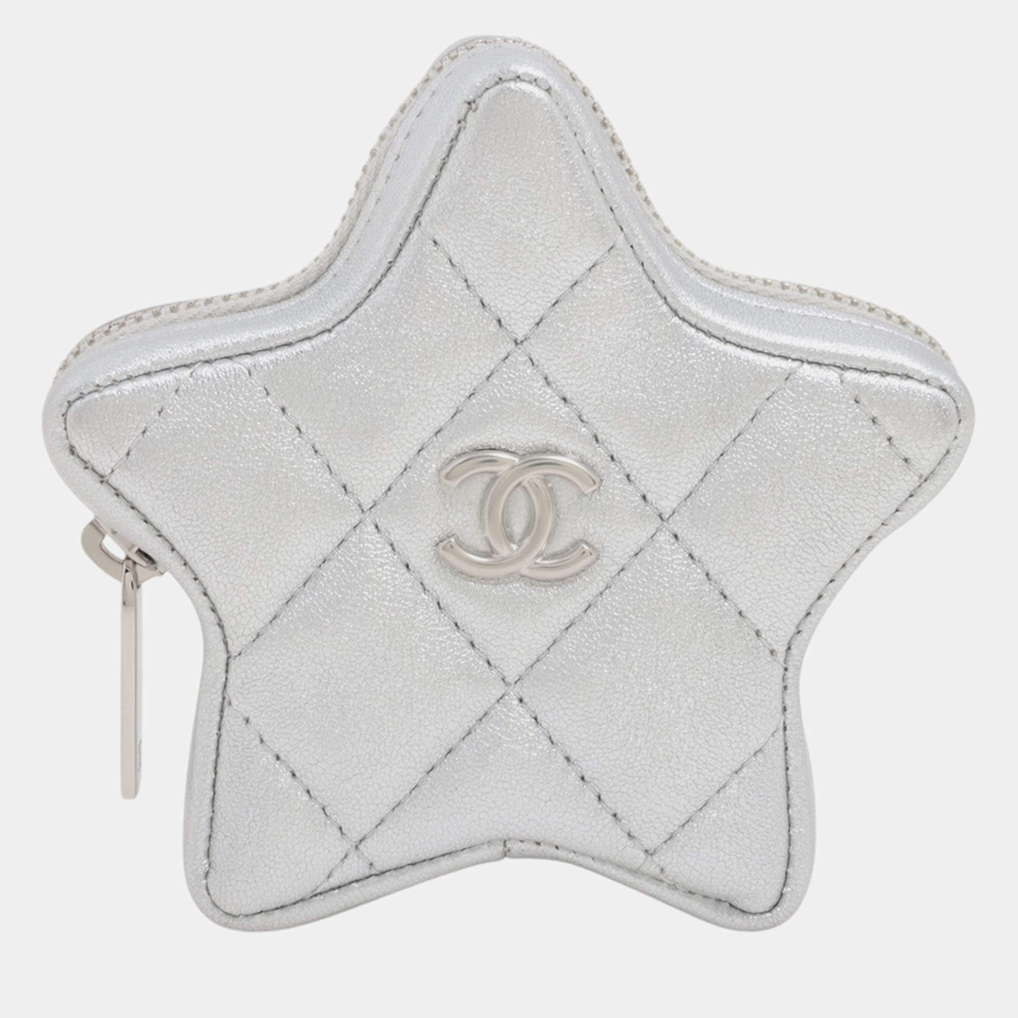 Pre Owned Chanel Metallic Lambskin Walk Of Fame Star Clip On Coin Purse