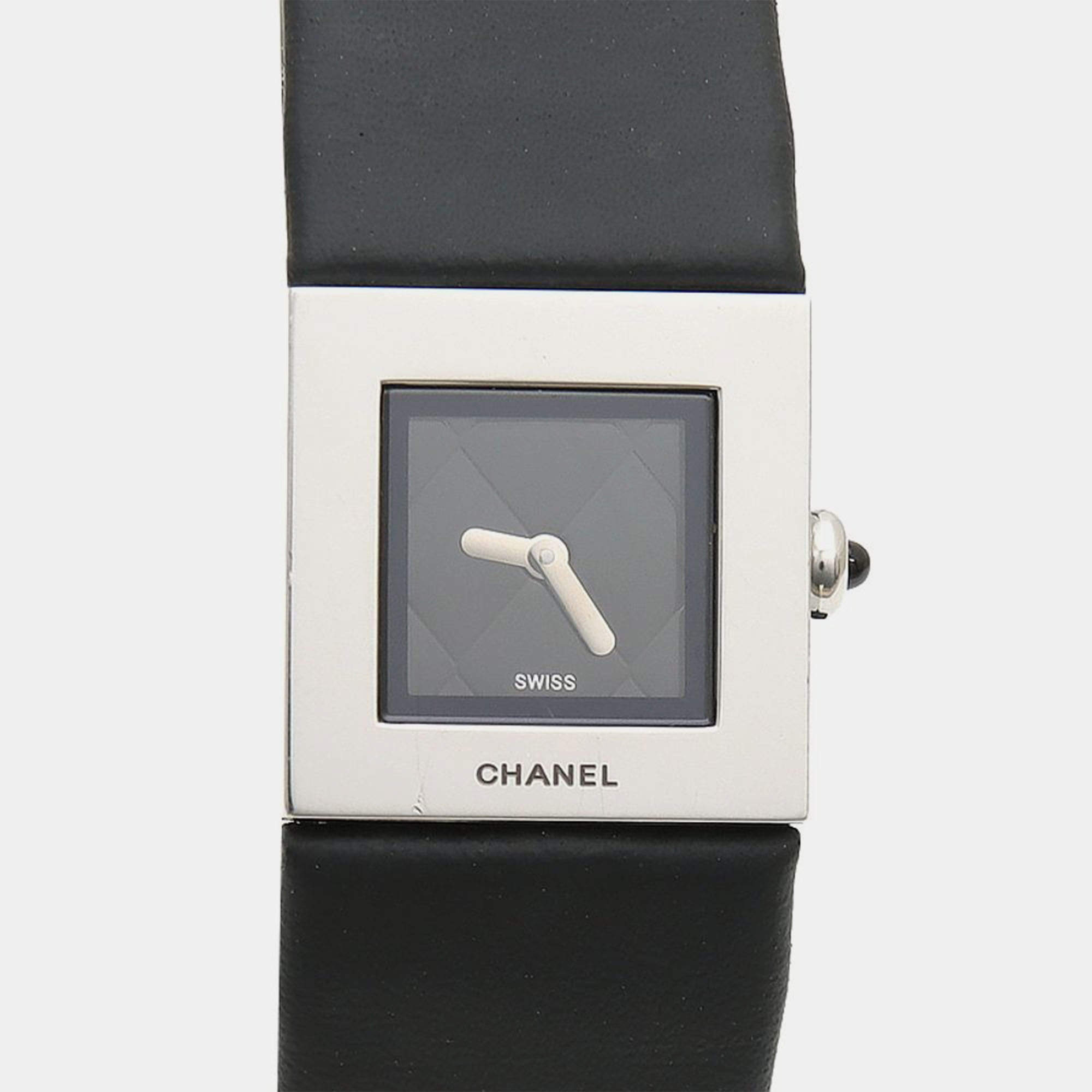 Pre Owned Chanel Matelasse Quartz Stainless Steel Women's Wristwatch 19 mm