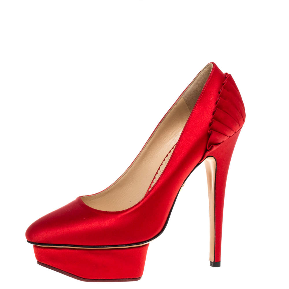 Pre Owned حذاء كعب عالى شارلوت أوليمبيا نعل سميك بالوما ساتان أحمر مقاس 37.5