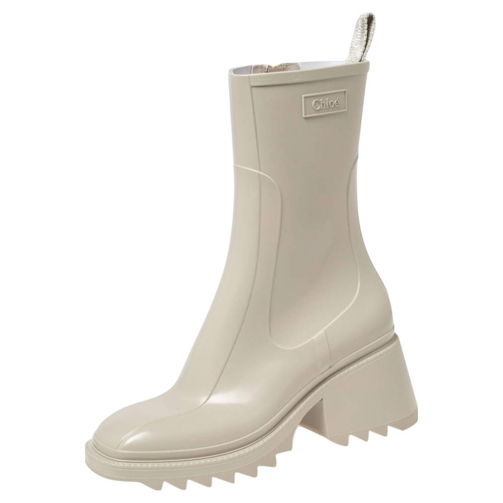 Pre Owned حذاء بوت كاحل كلوي مطاط رصاصي بكعب مربع سميك مقاس 40