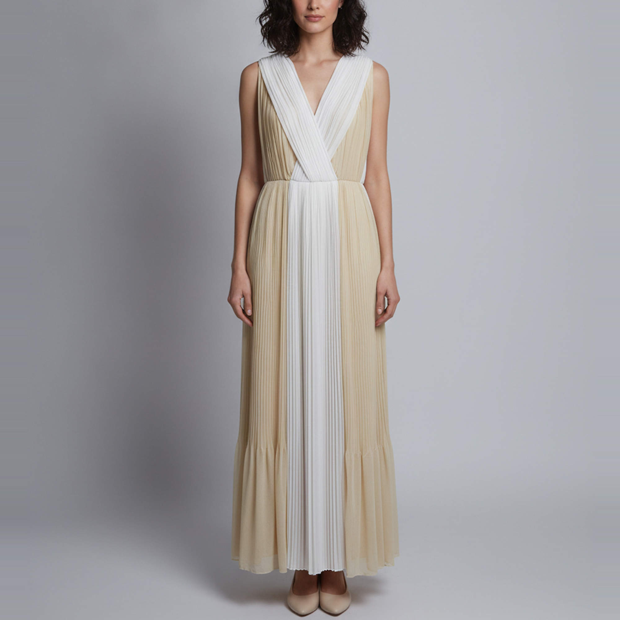 Pre Owned Chloe Beige/White Pleated Chiffon Plunge Neck Maxi Dress S