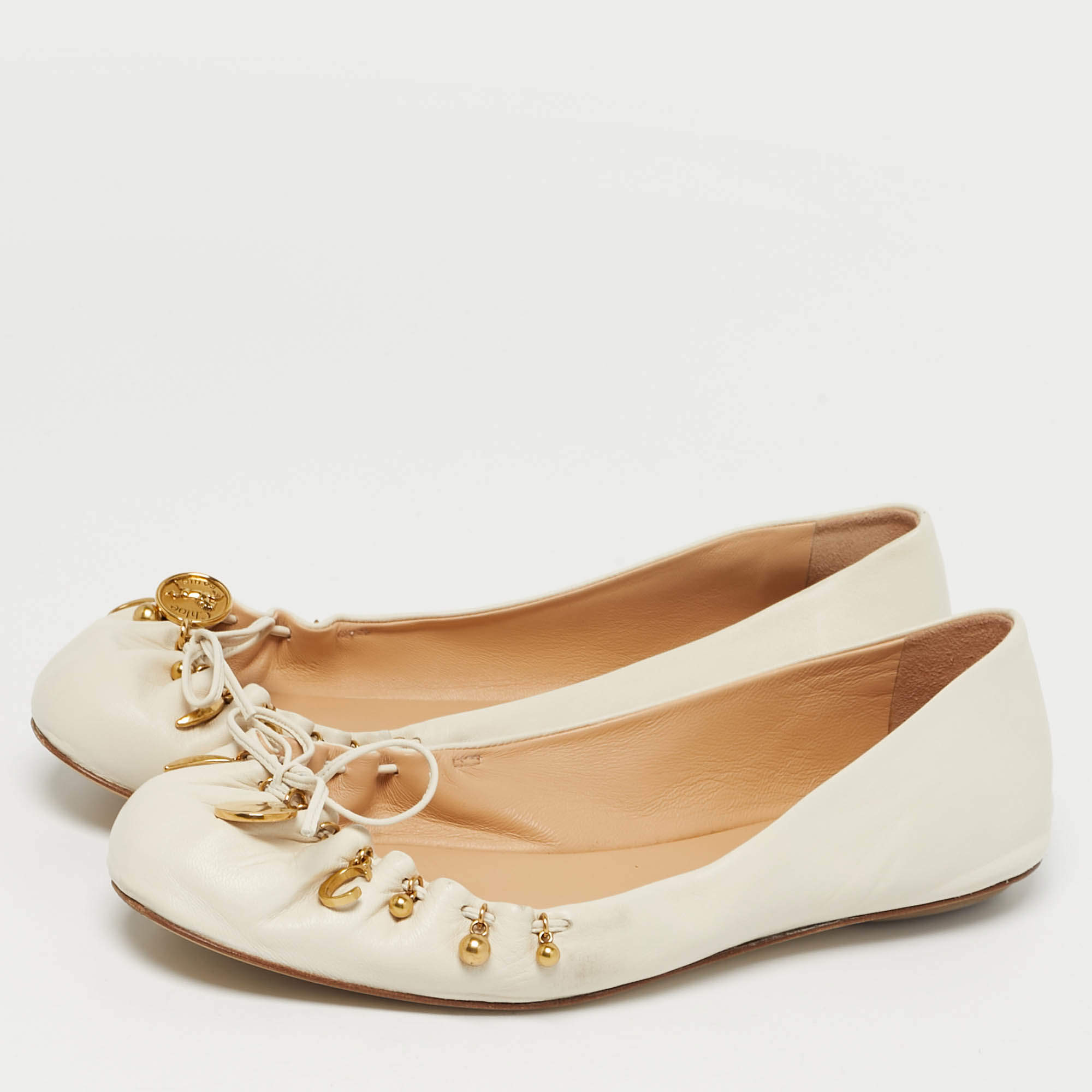 Pre Owned Chloe Cream Leather Charms Ballet Flats Size 39