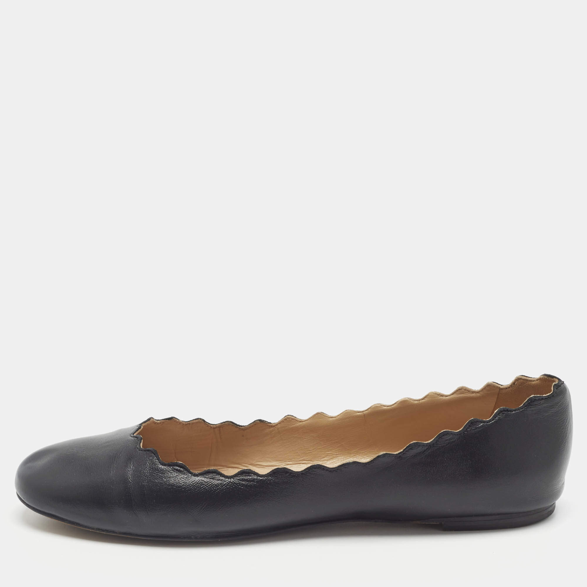 مملوكة مسبقًا Chloe Black Leather Lauren Scalloped Ballet Flats Size 41
