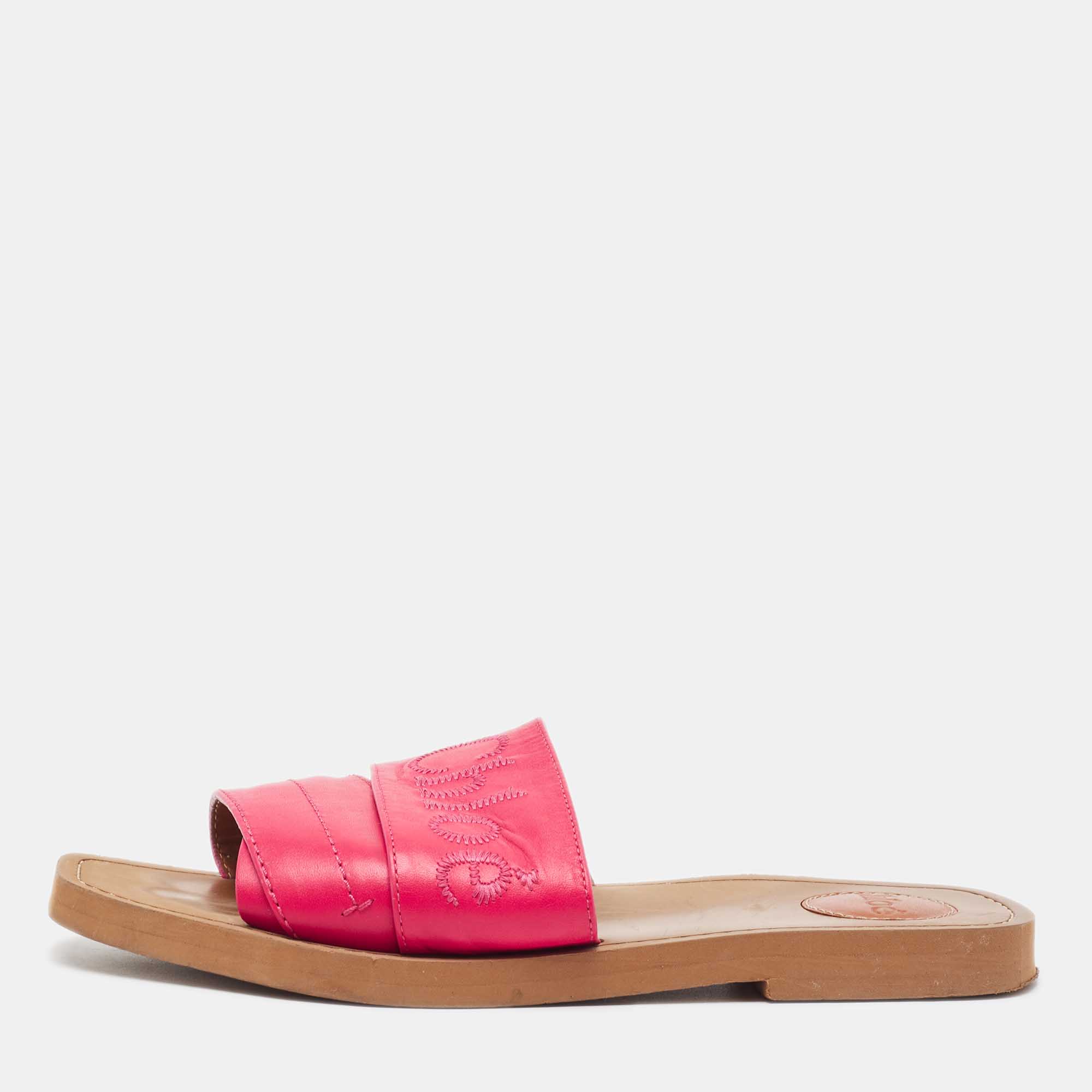 مملوكة مسبقًا Chloe Pink Leather Embroidered Logo Woody Flat Slides Size 39