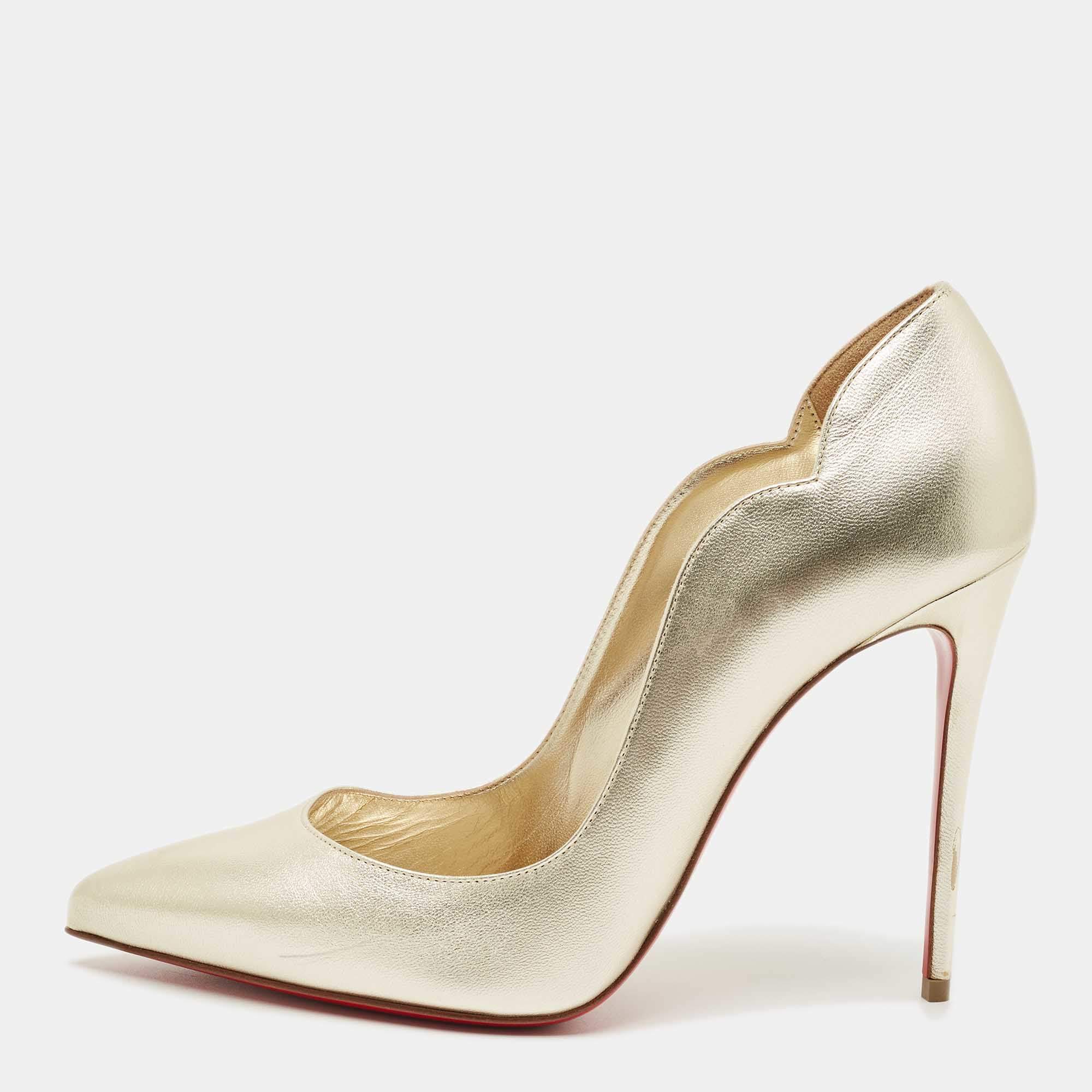 Pre Owned Christian Louboutin Gold Leather Hot Chick Pumps Size 39