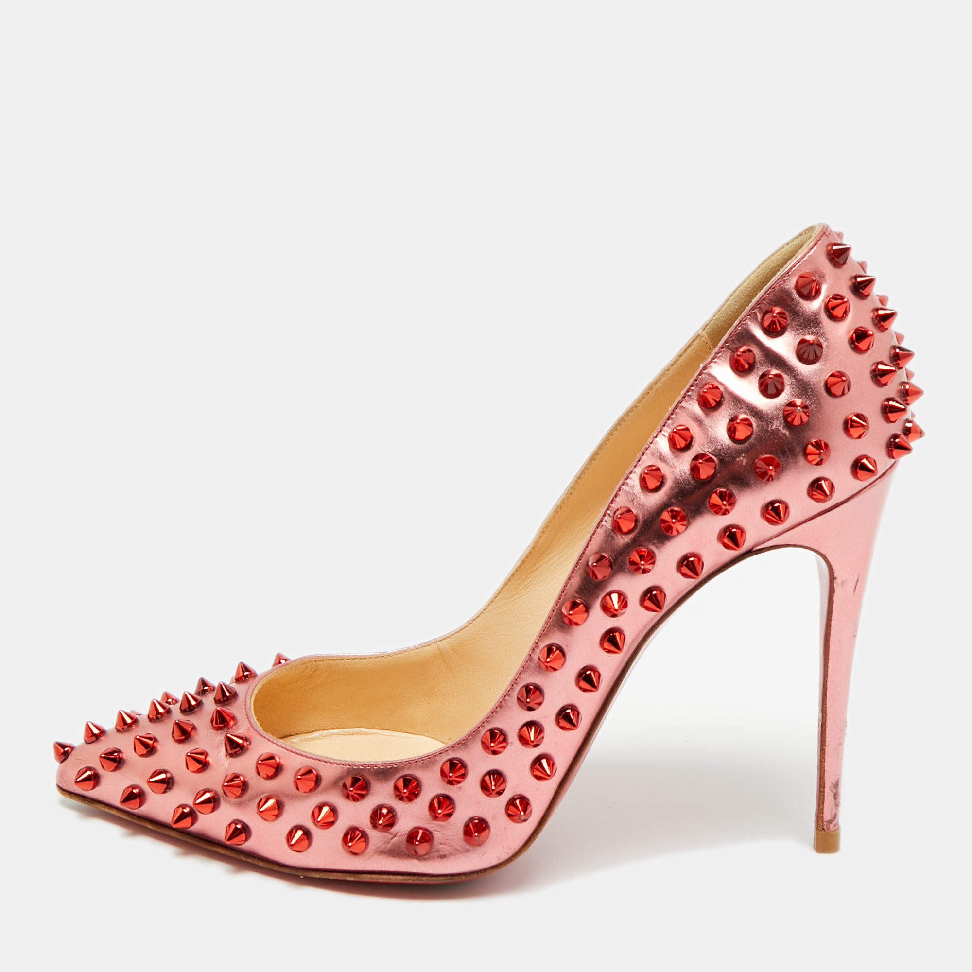 مملوكة مسبقًا Christian Louboutin Pigalle Spikes Size 39 Metallic Red Patent Leather Pumps
