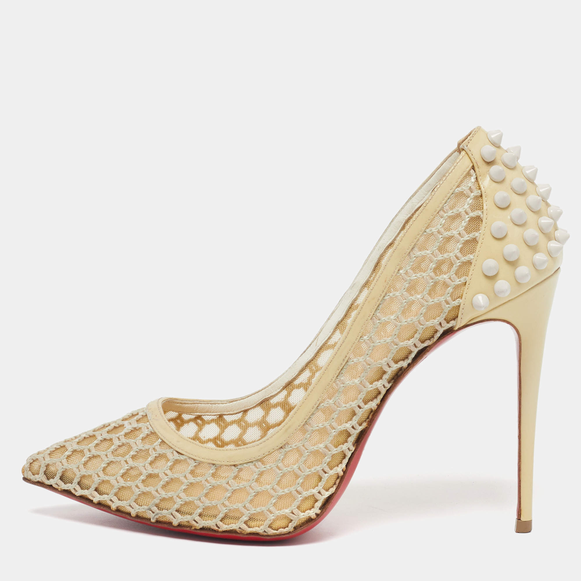 مملوكة مسبقًا Christian Louboutin Guni Size 37 Beige Mesh and Patent Leather Spike Pumps