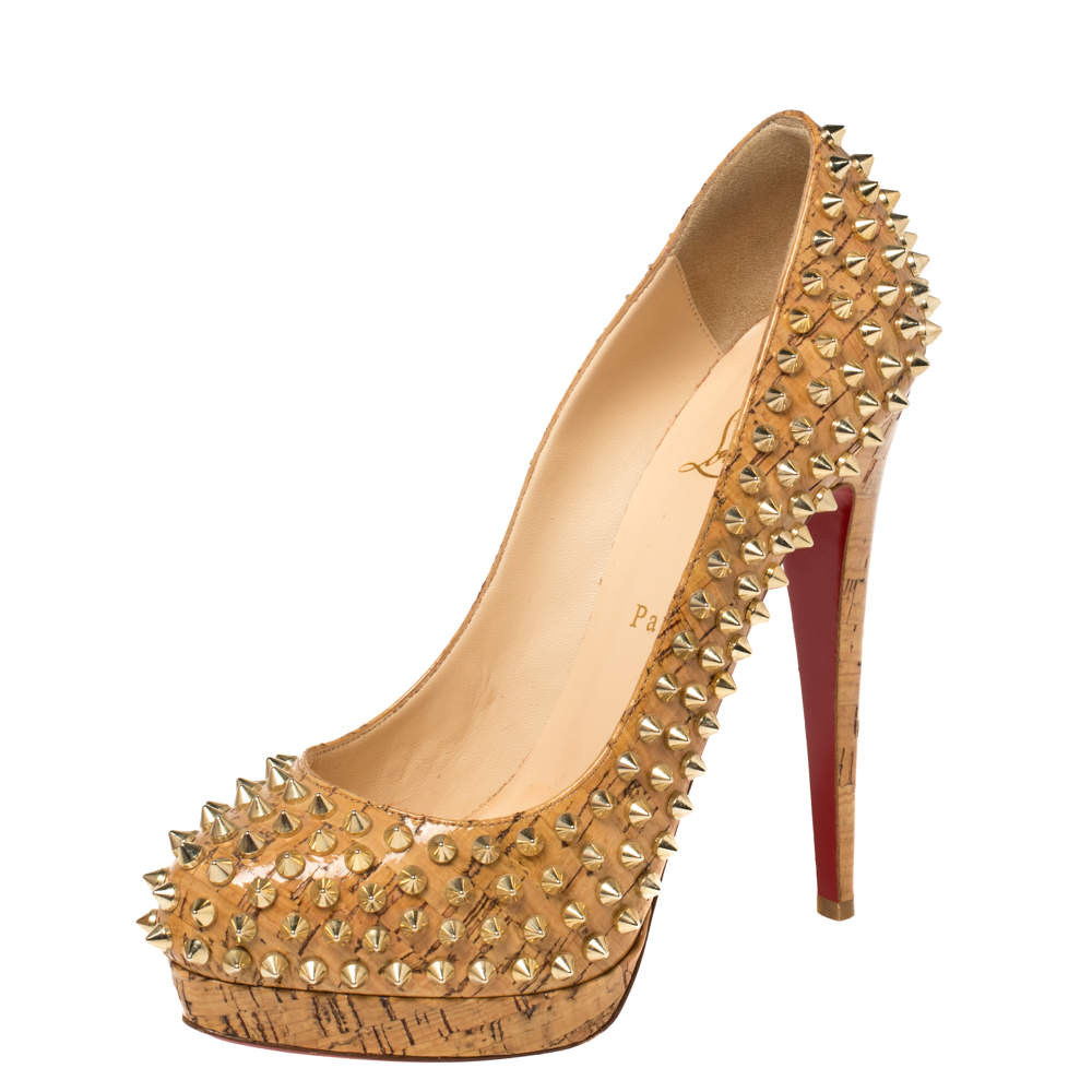 مملوكة مسبقًا Christian Louboutin Beige Patent Leather Cork Alti Spike Platform Pumps Size 39