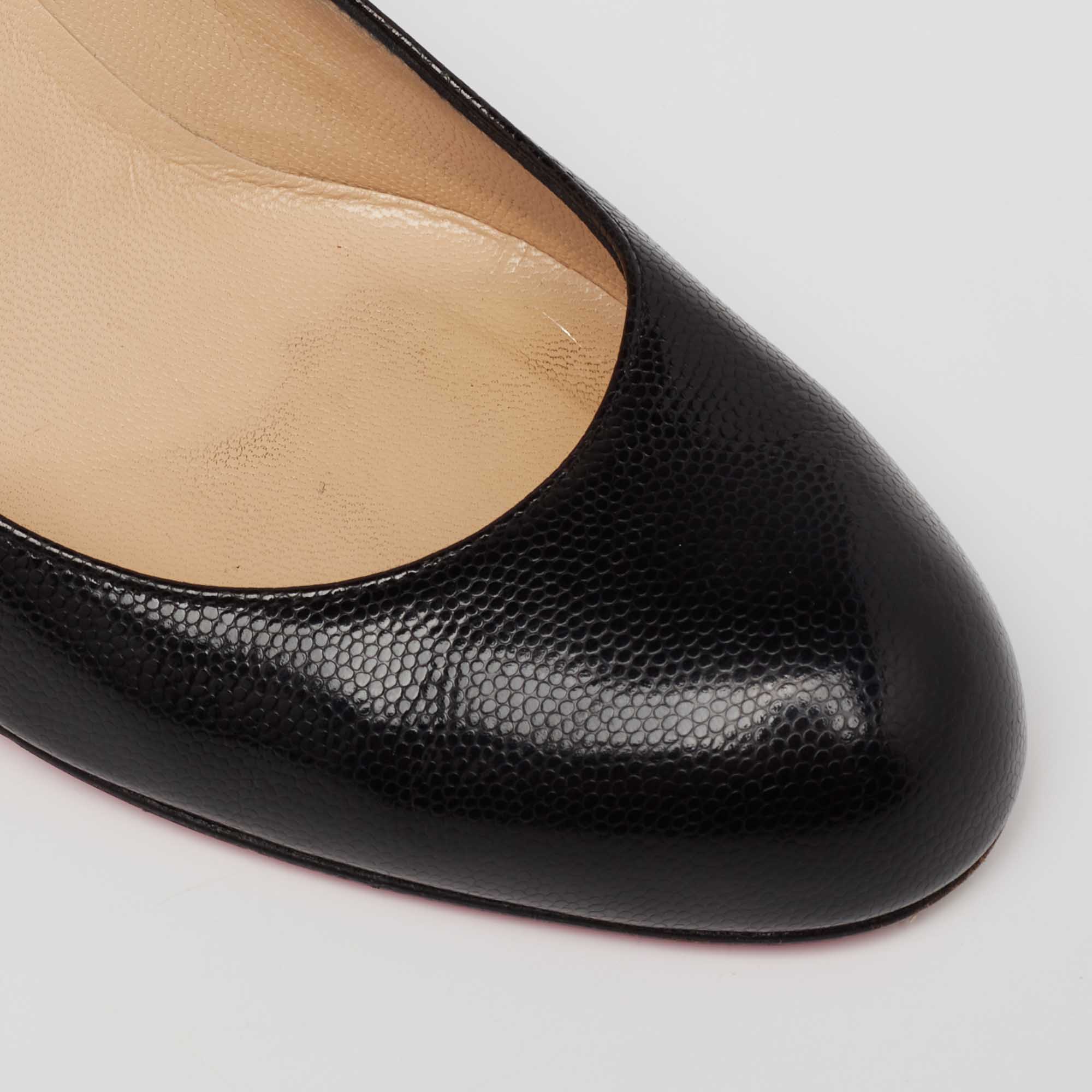 Pre Owned Christian Louboutin Black Textured Leather Simple Pumps Size 37 