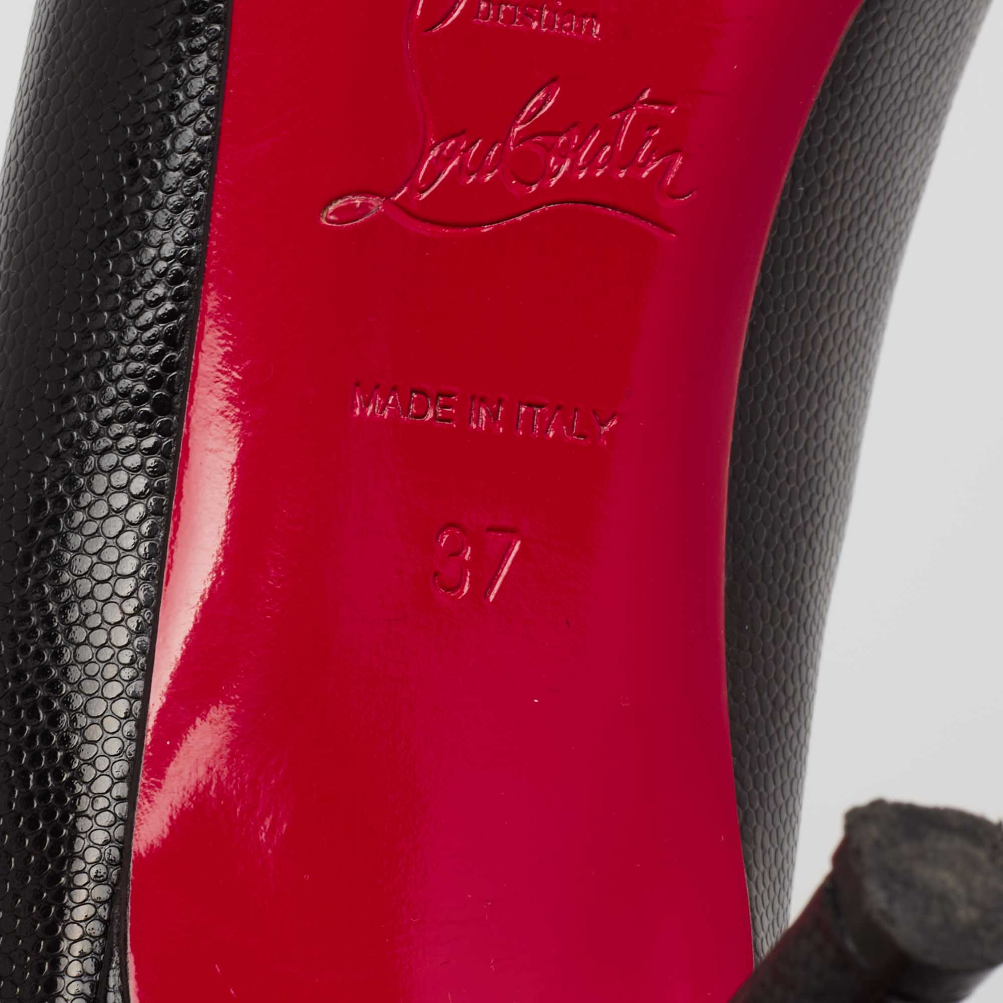Pre Owned Christian Louboutin Black Textured Leather Simple Pumps Size 37 
