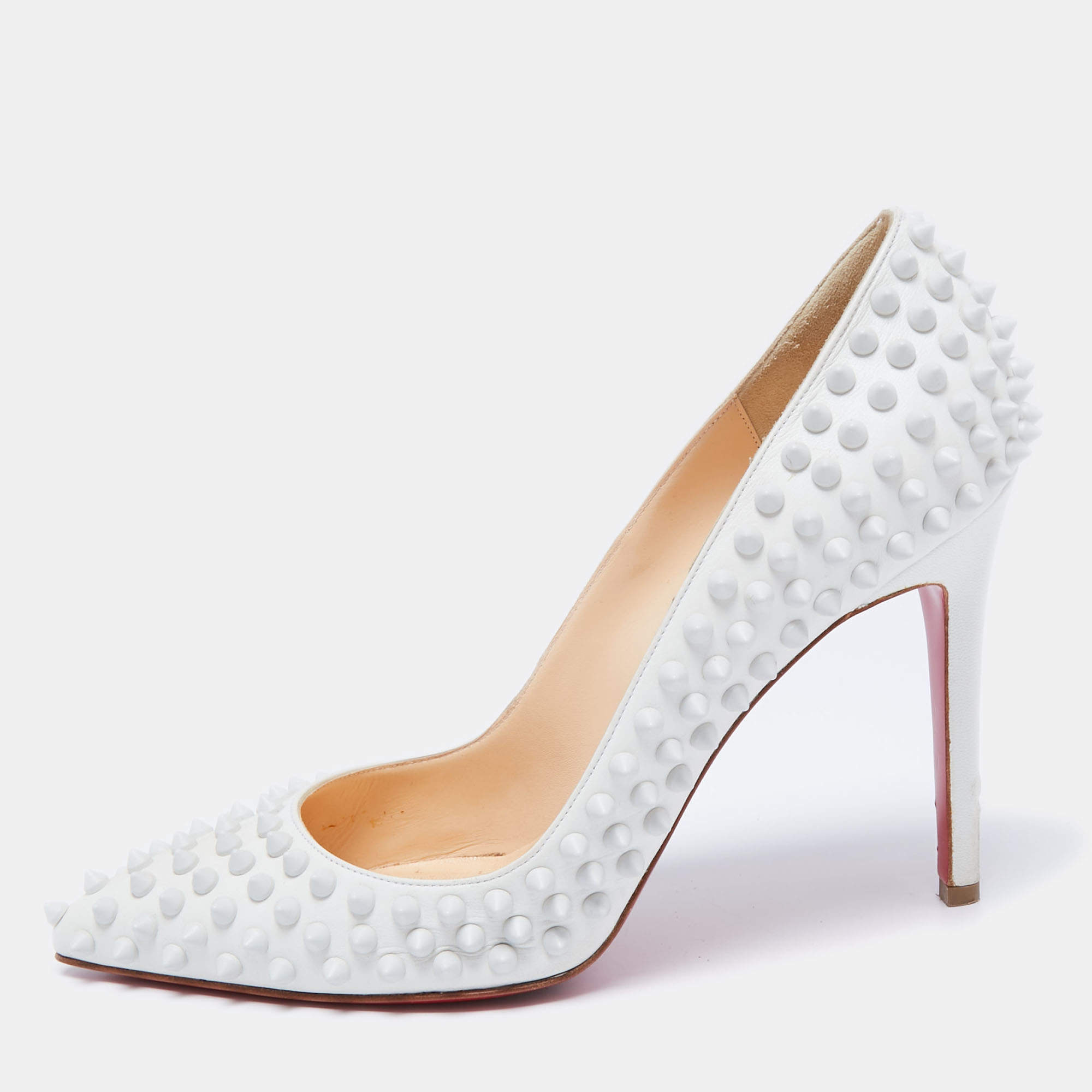 مملوكة مسبقًا Christian Louboutin White Leather Pigalle Spikes Pumps Size 40.5