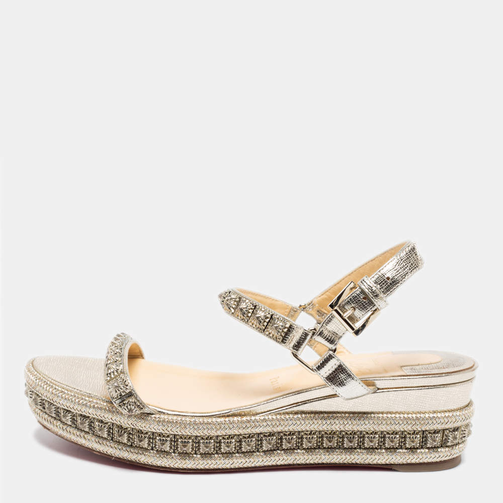 Pre Owned Christian Louboutin Gold Leather Pyraclou Studded Platform Sandals Size 39