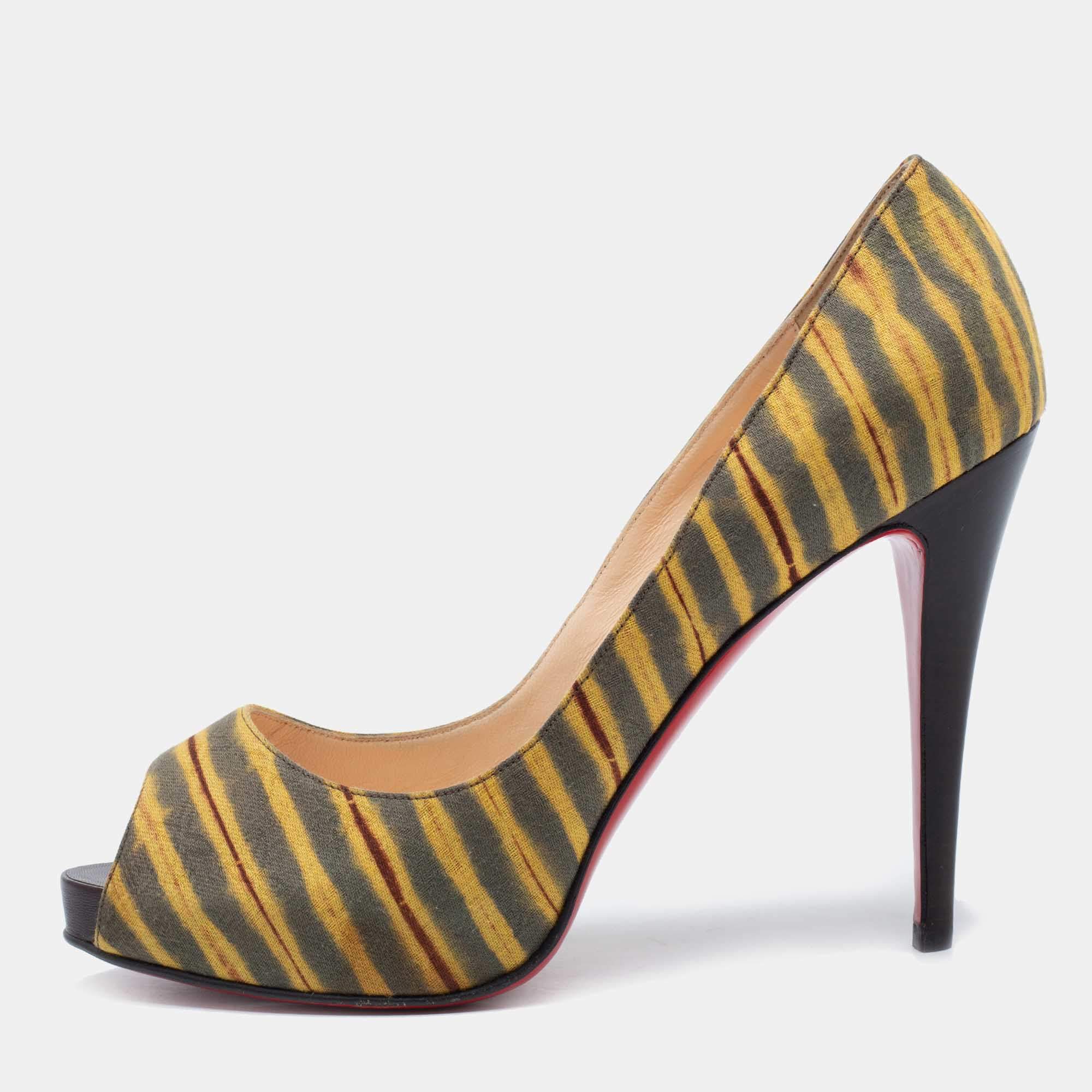 Christian Louboutin Tri-Color Printed Canvas Very Prive Peep-Toe Pumps Size 41