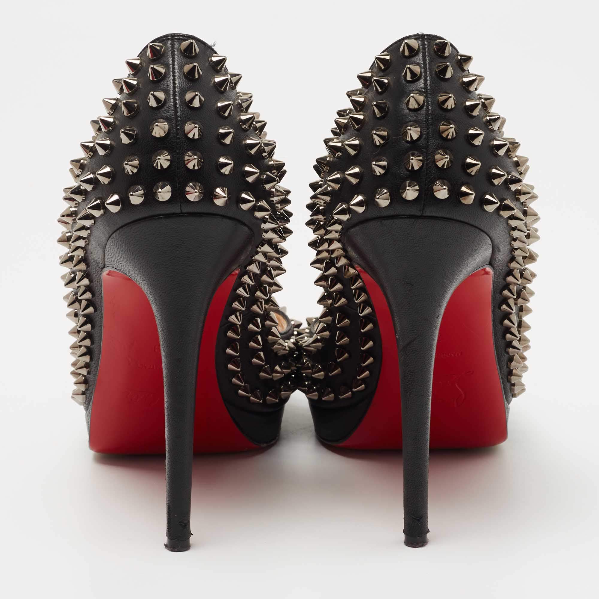 Nosy spikes heels Christian Louboutin Gold size 39 EU in Plastic