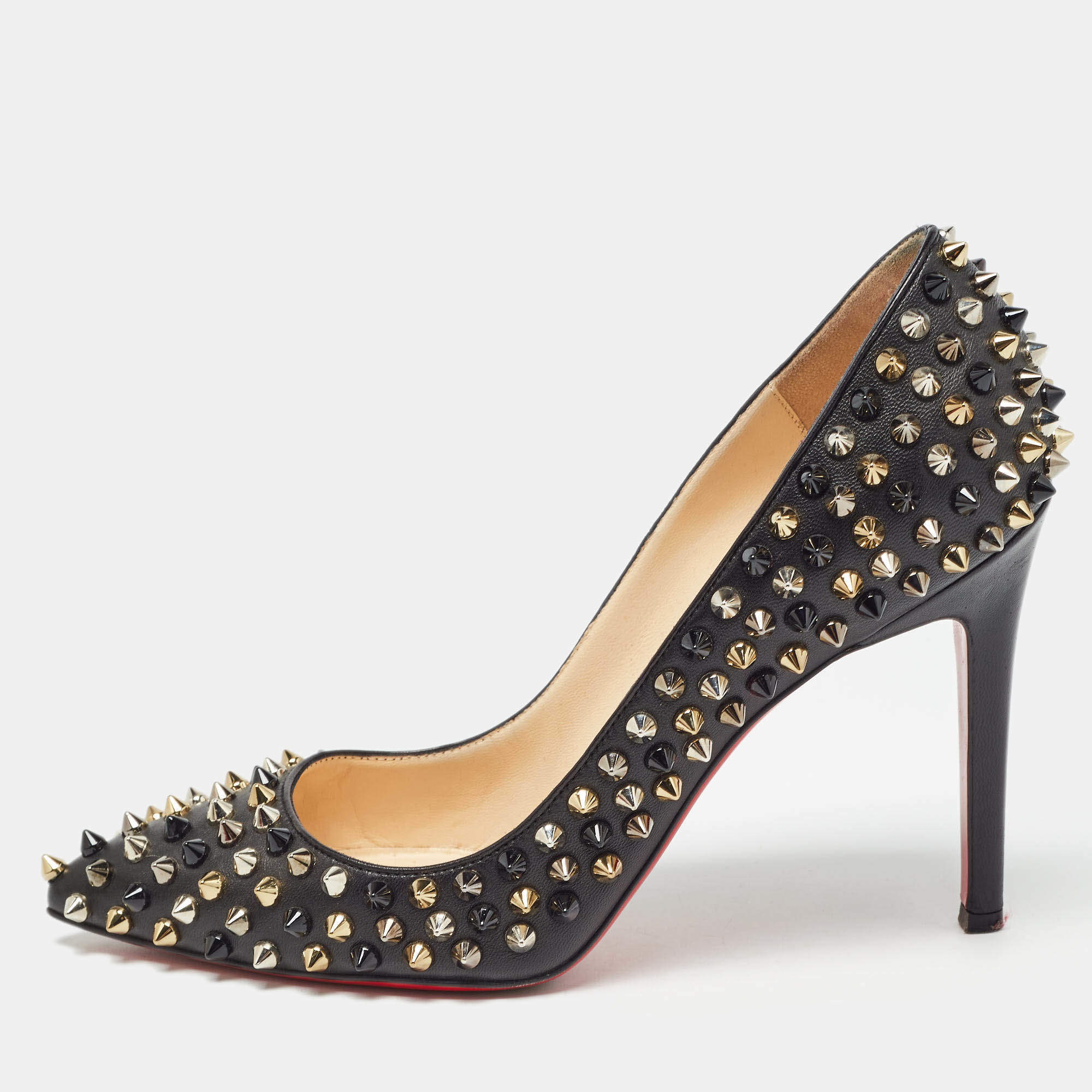مملوكة مسبقًا Christian Louboutin Black Leather Pigalle Spikes Pumps Size 37.5