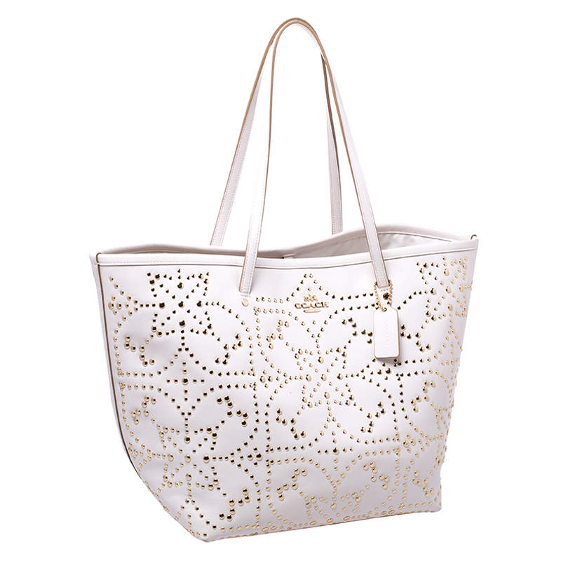 coach street tote