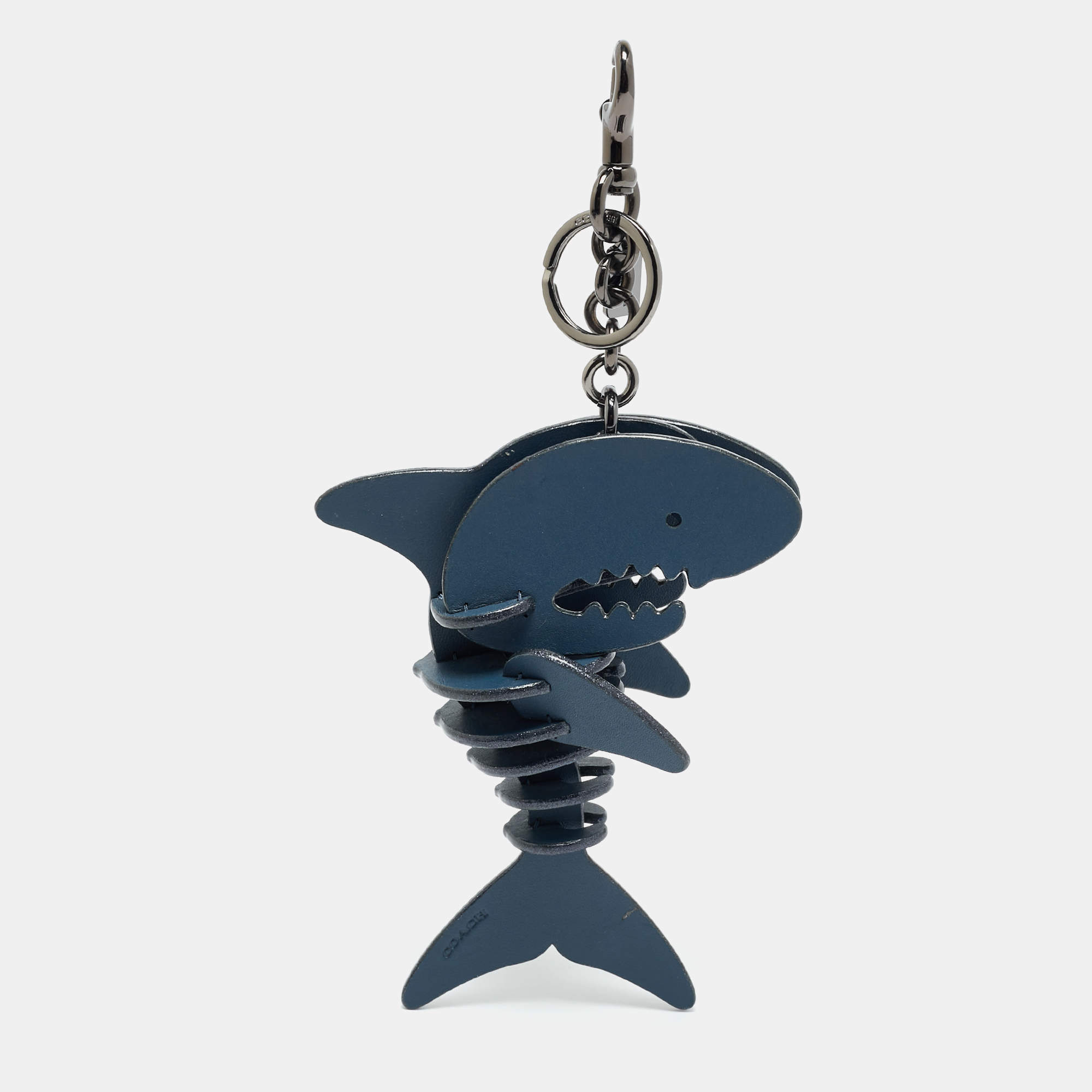 مملوكة مسبقًا Coach Sharky Medium Bag Charm Navy Blue Leather